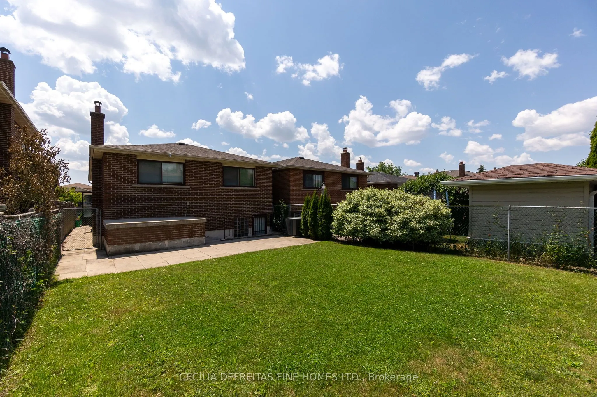 54 Ashburn Crescent, #LOWER