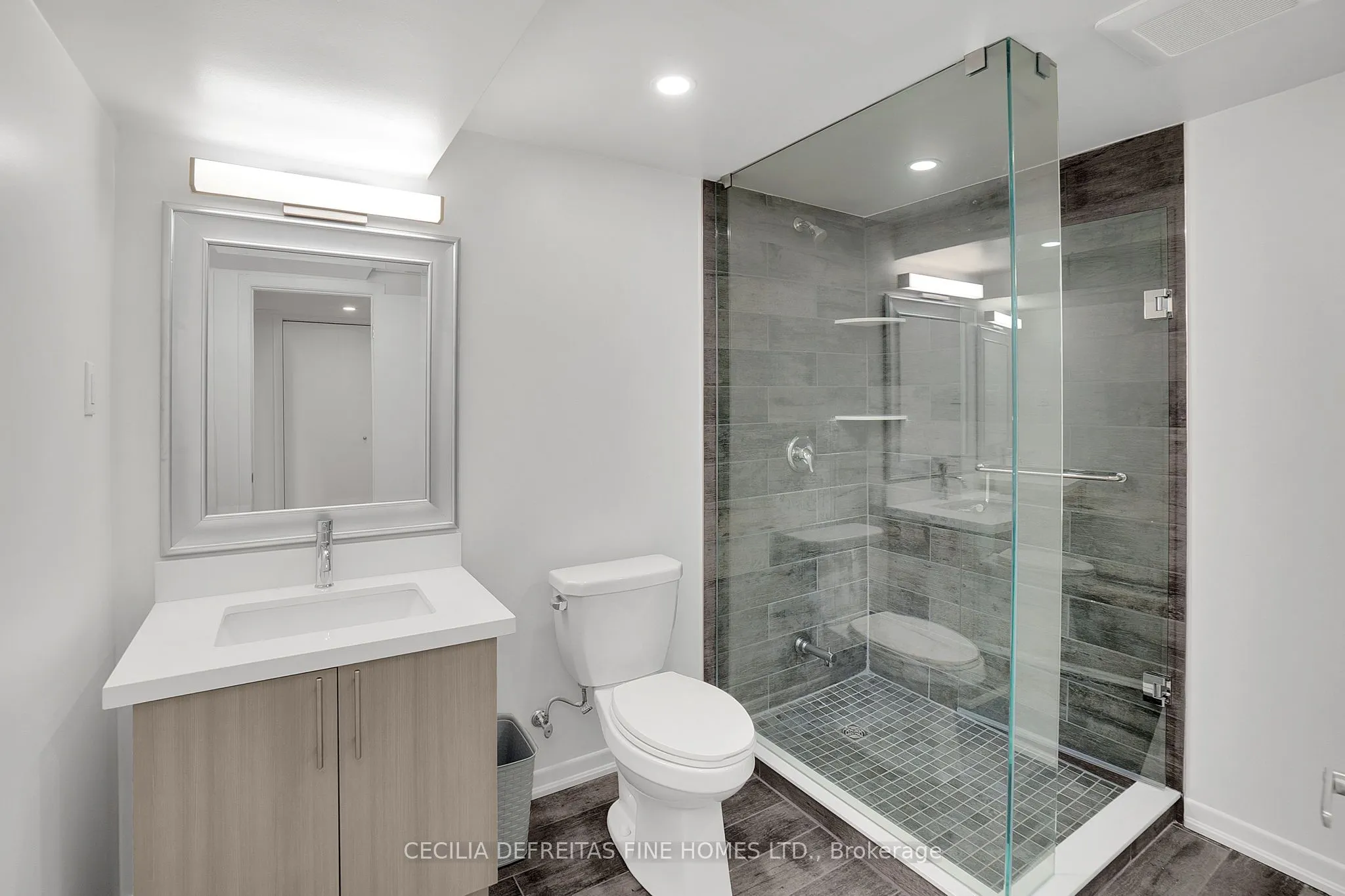 54 Ashburn Crescent, #LOWER
