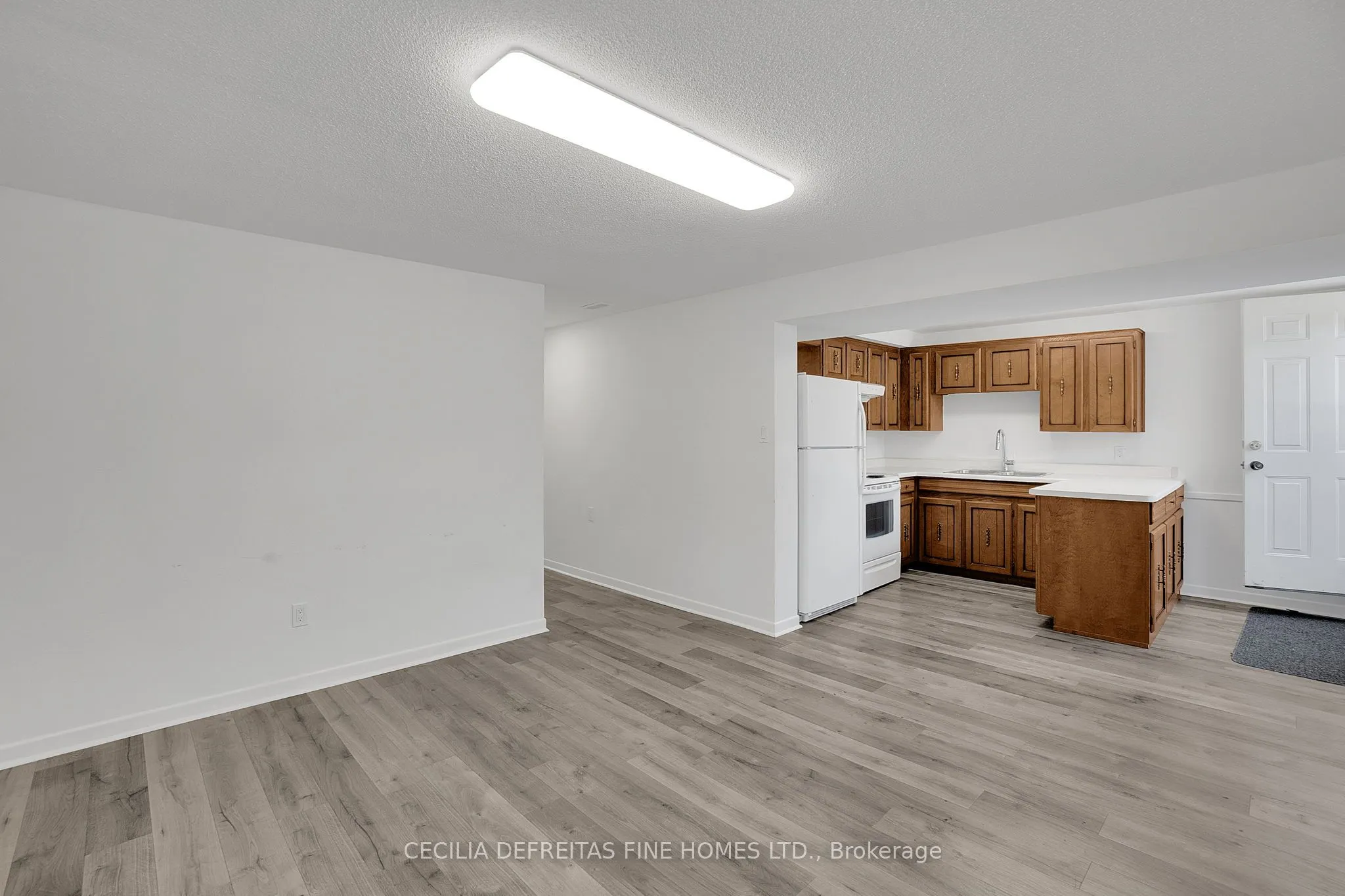 54 Ashburn Crescent, #LOWER