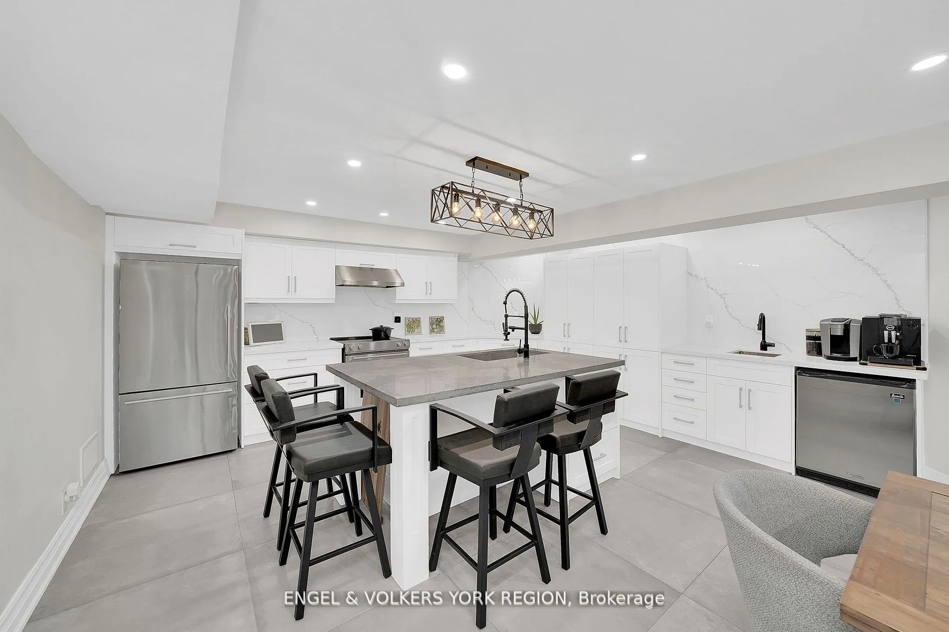 16455 10th Concession