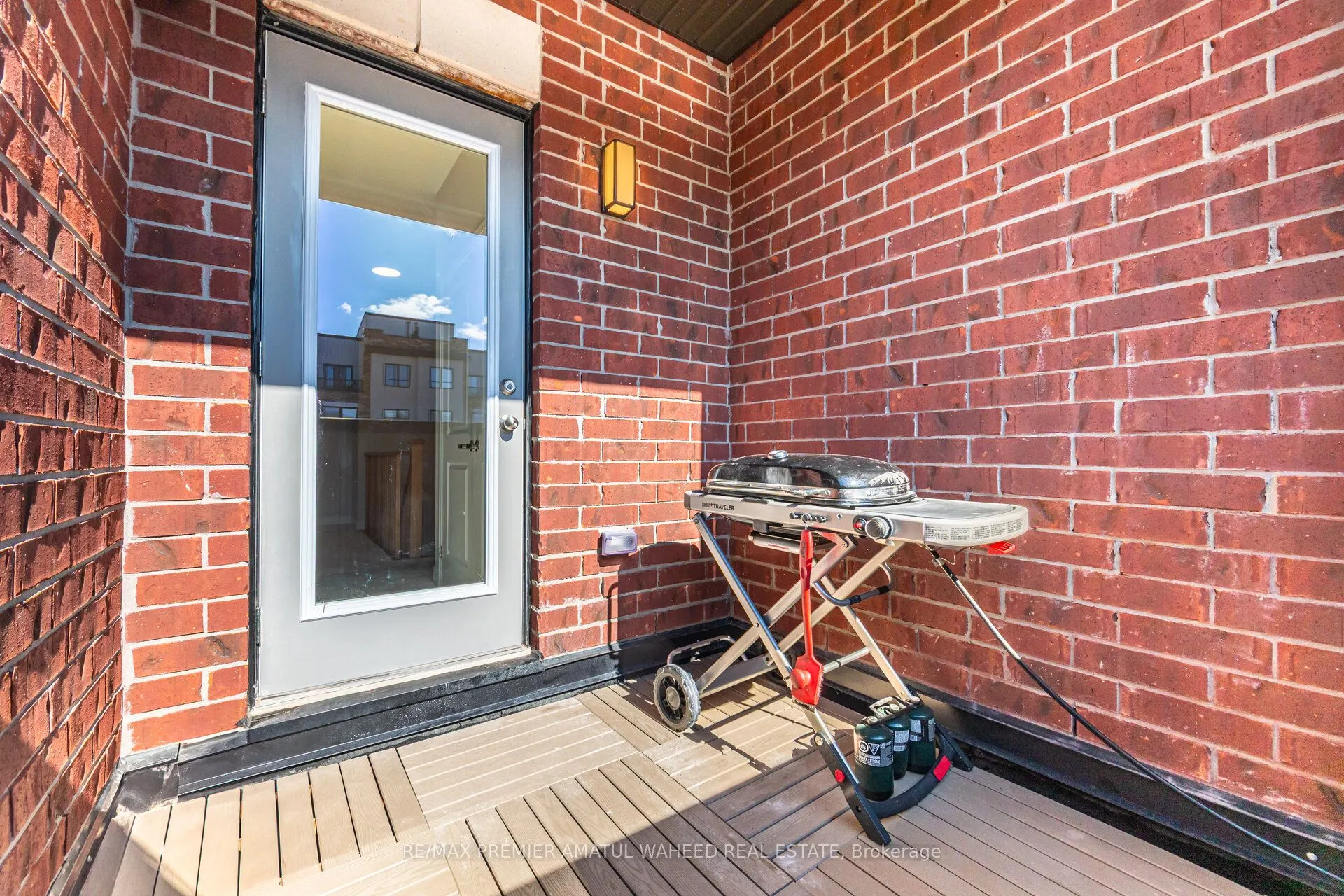 220 Dissette Street, #9
