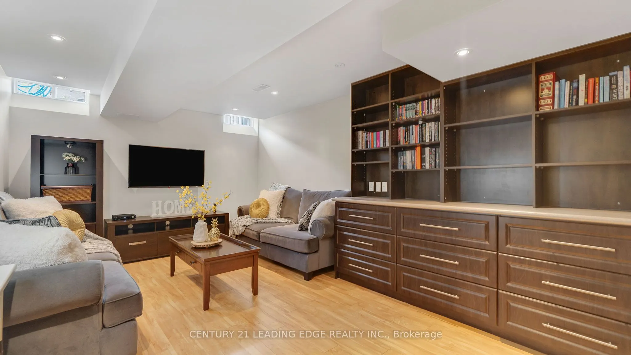 15 Jamesway Crescent