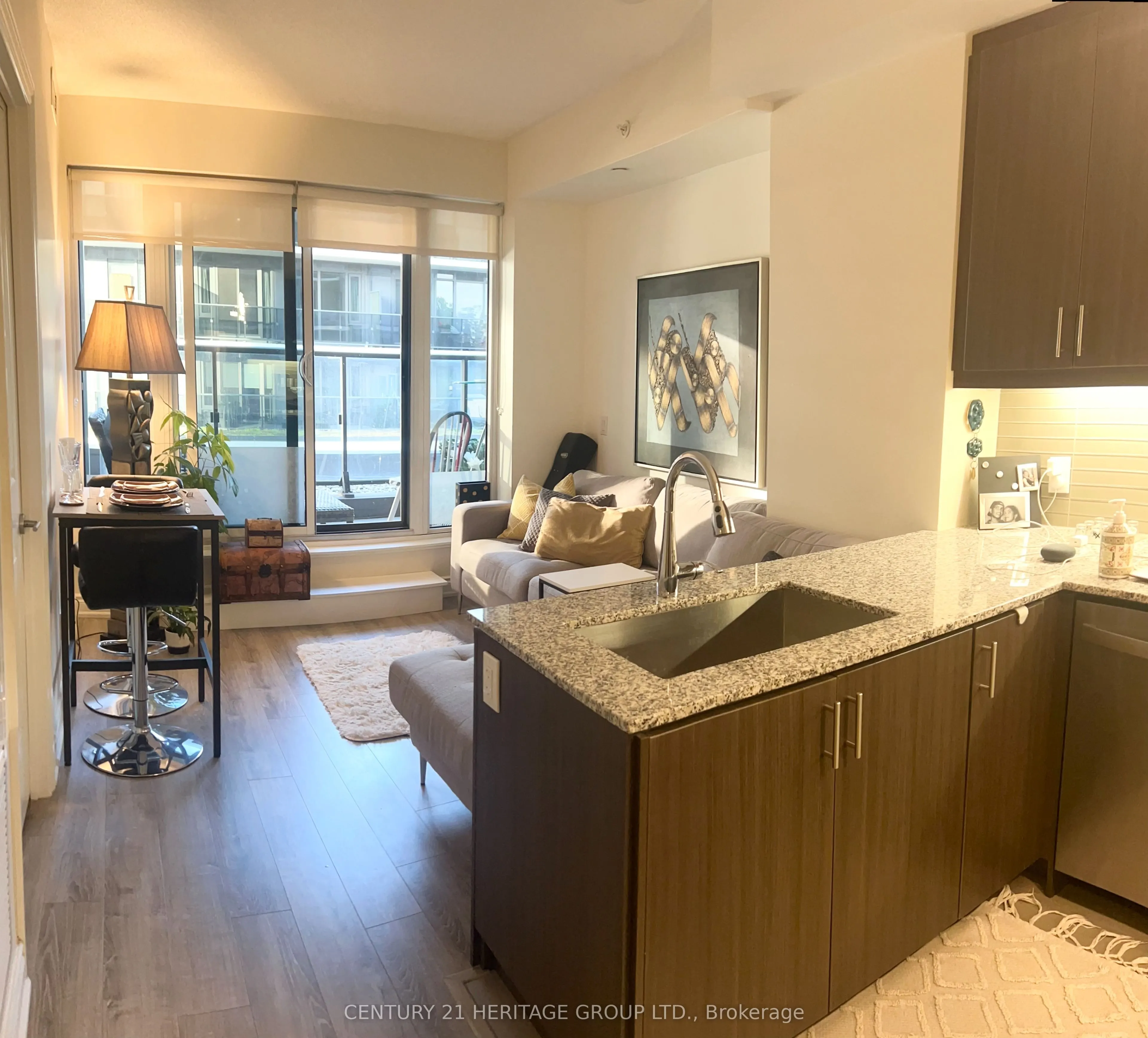 9618 Yonge Street, #207