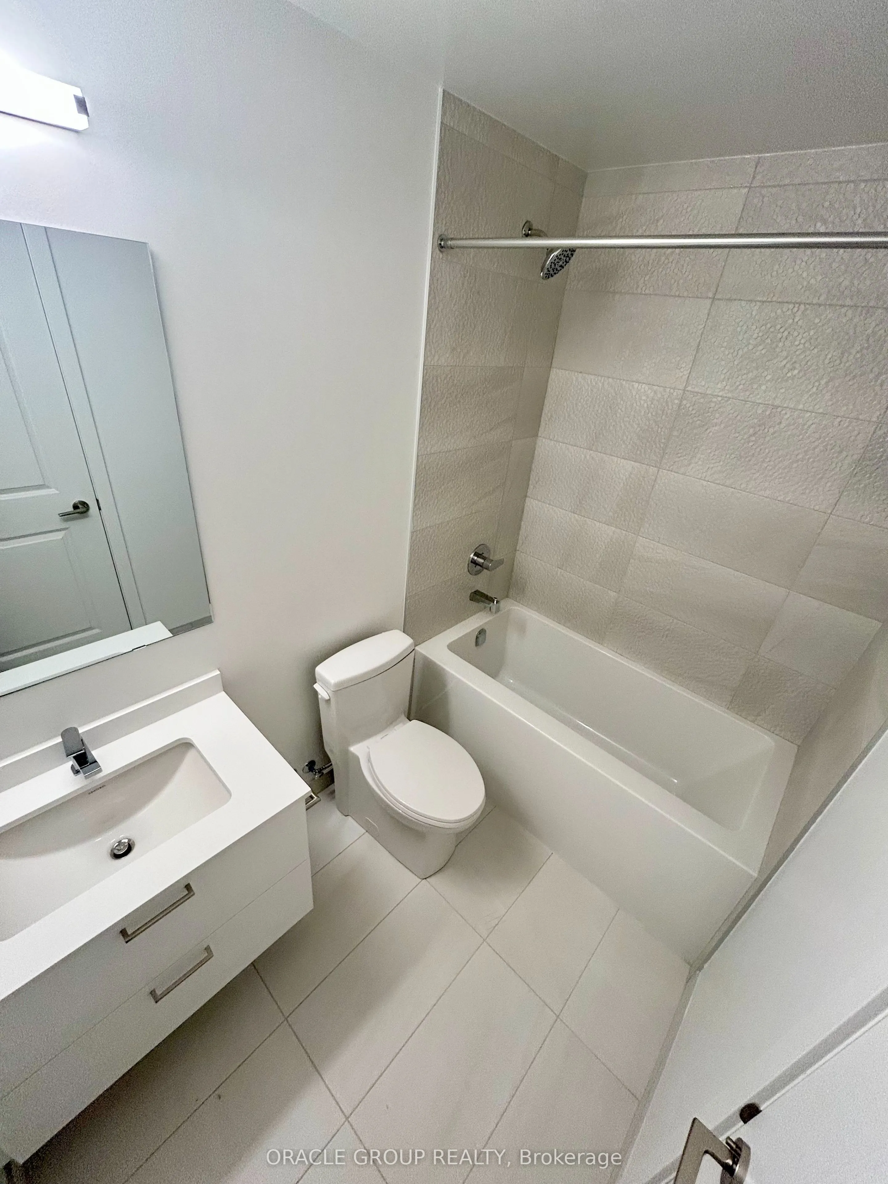 30 Upper Mall Way, #A-2407