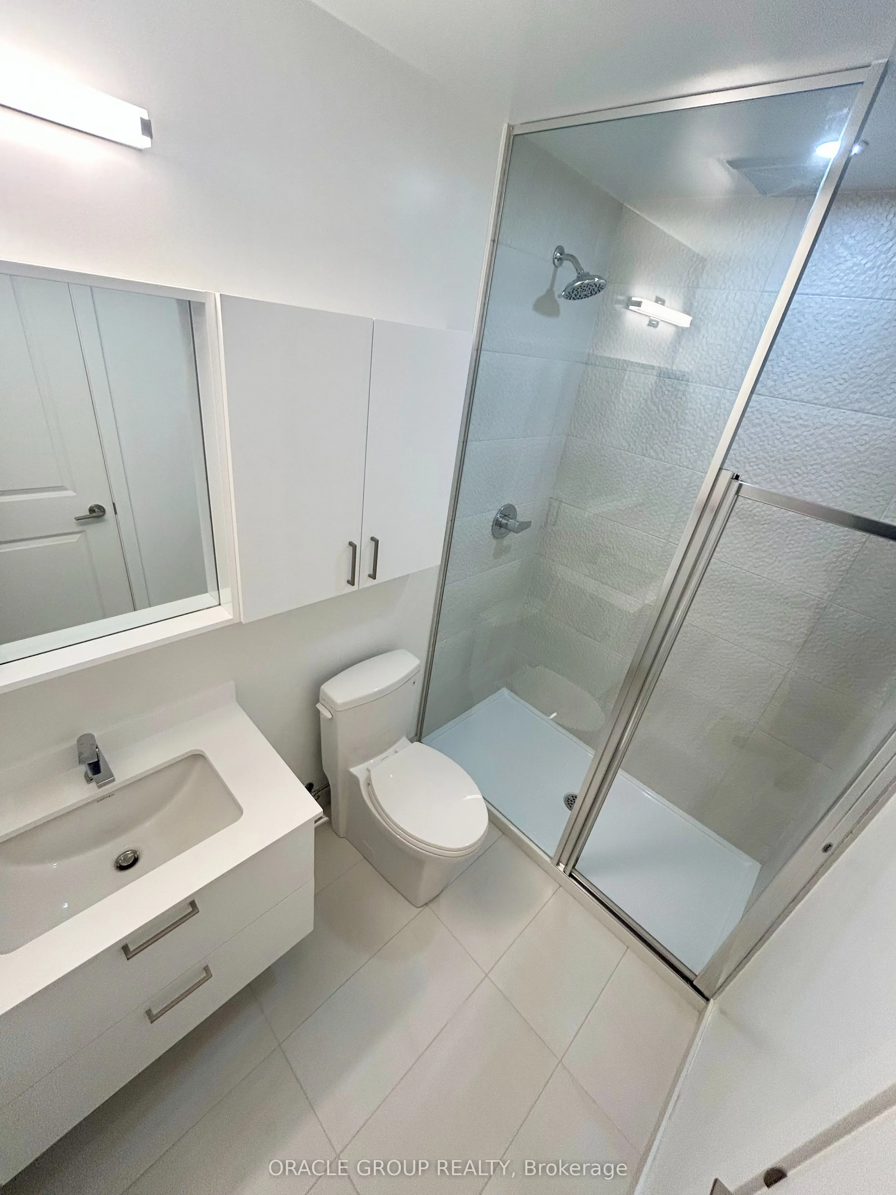 30 Upper Mall Way, #A-2407