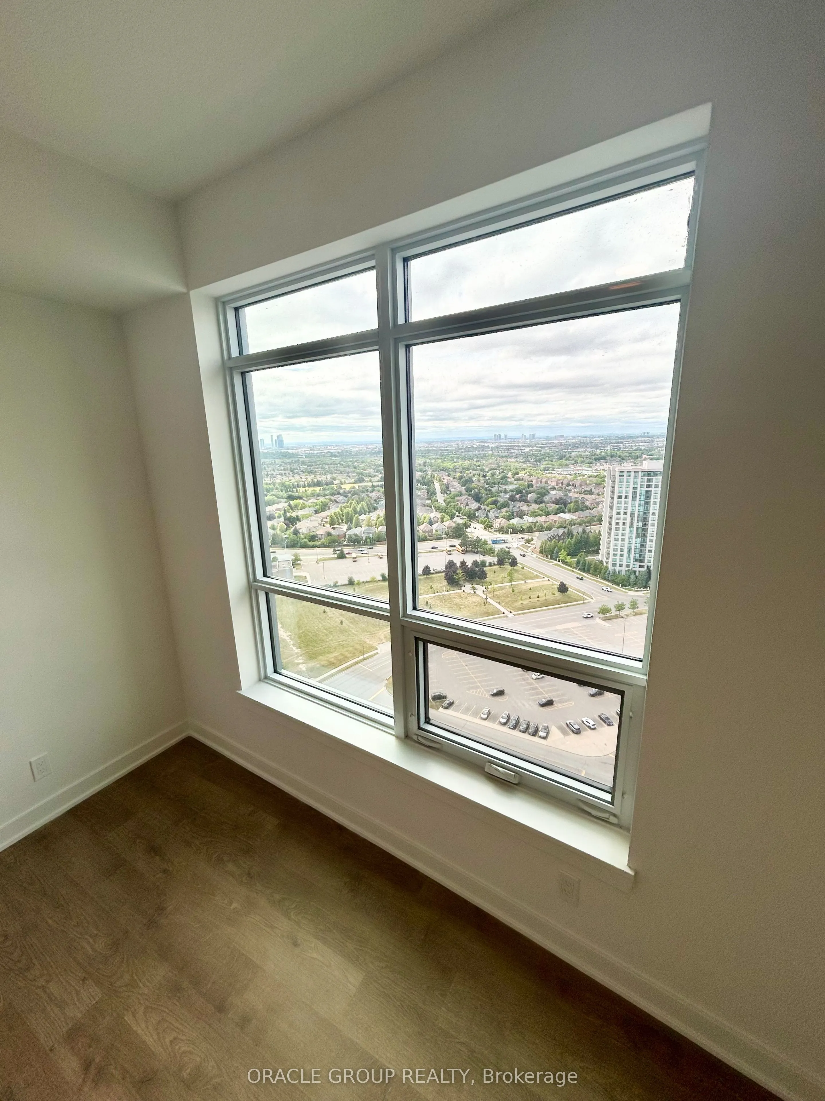 30 Upper Mall Way, #A-2407
