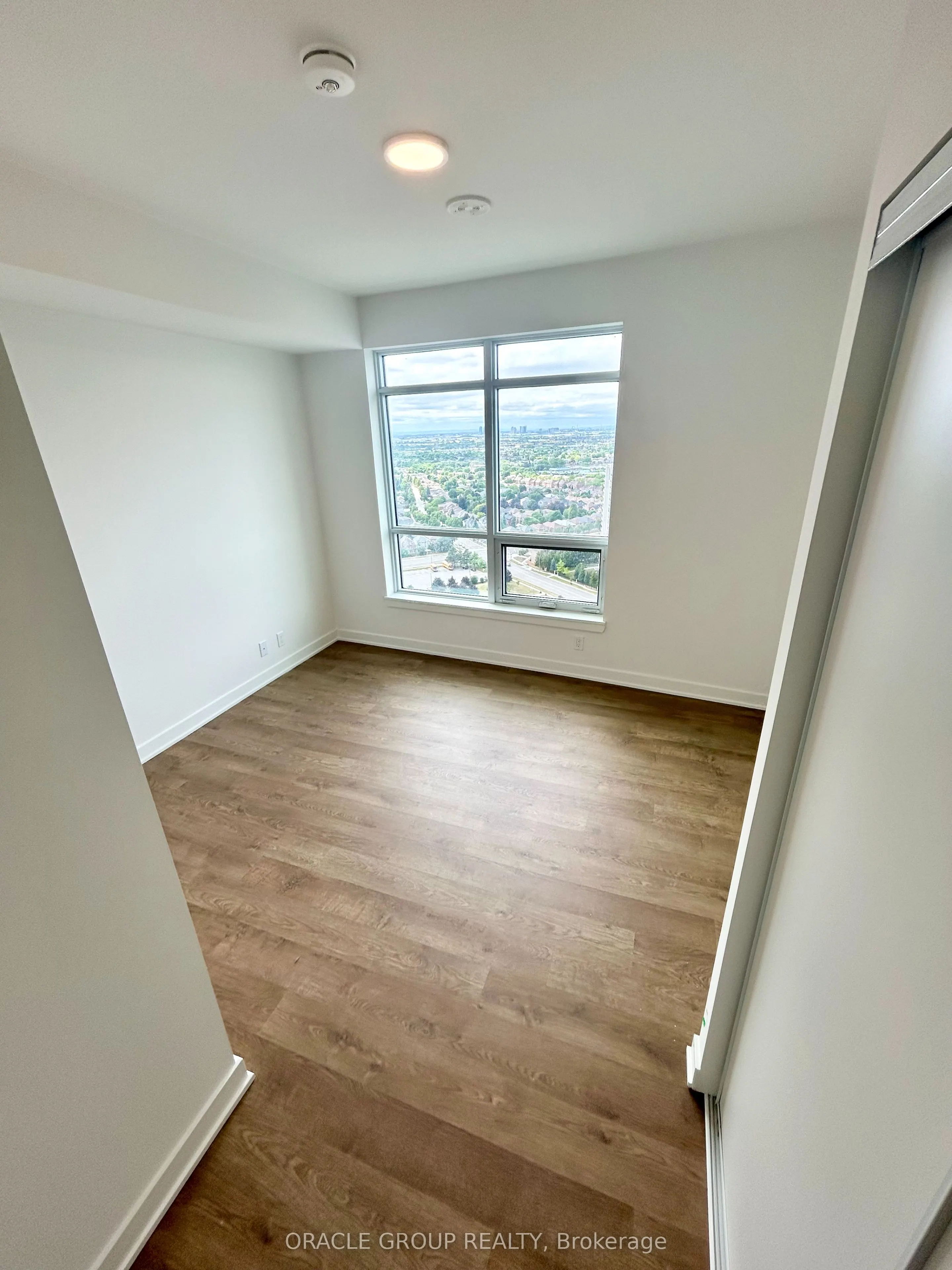 30 Upper Mall Way, #A-2407