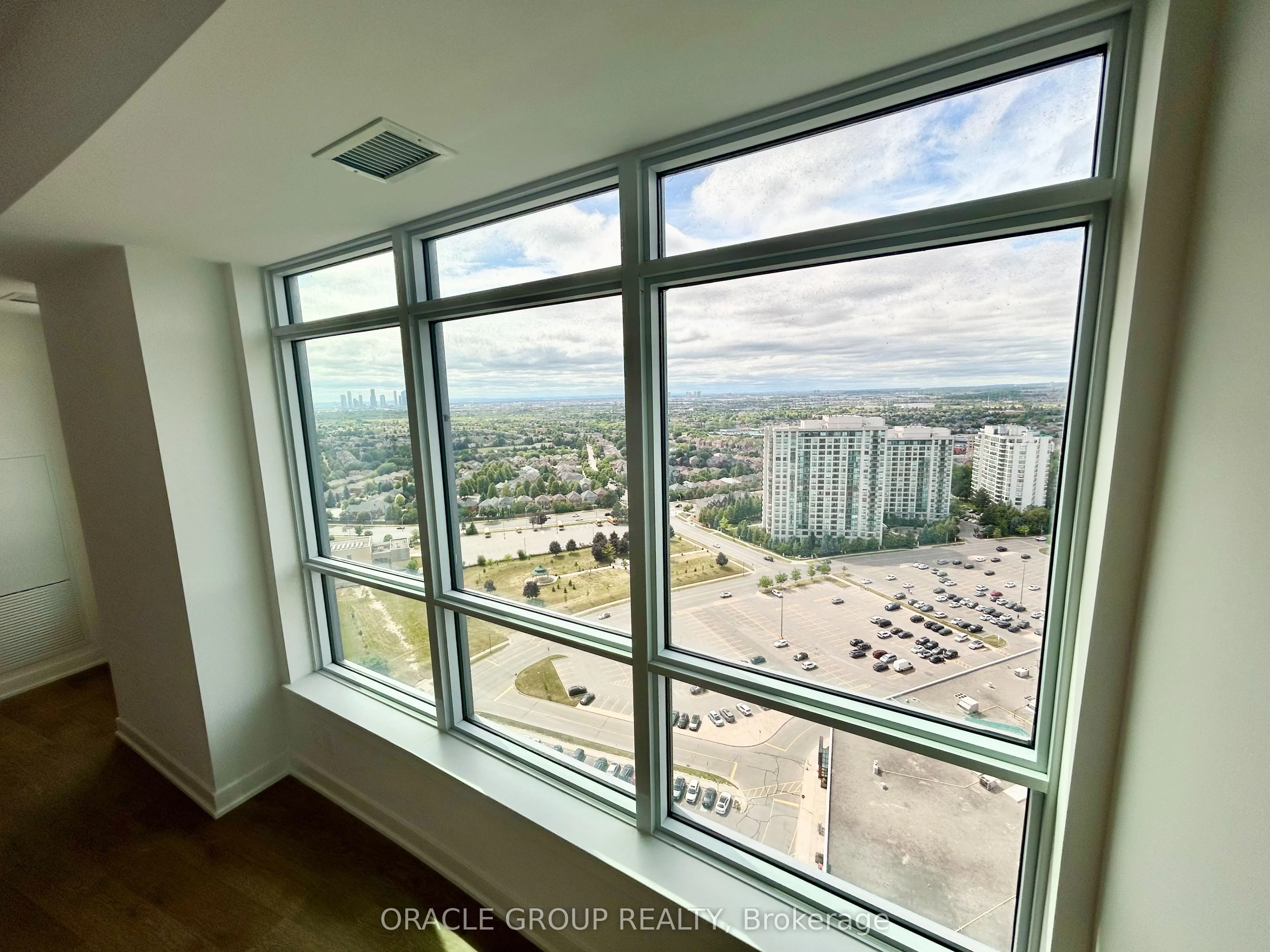 30 Upper Mall Way, #A-2407