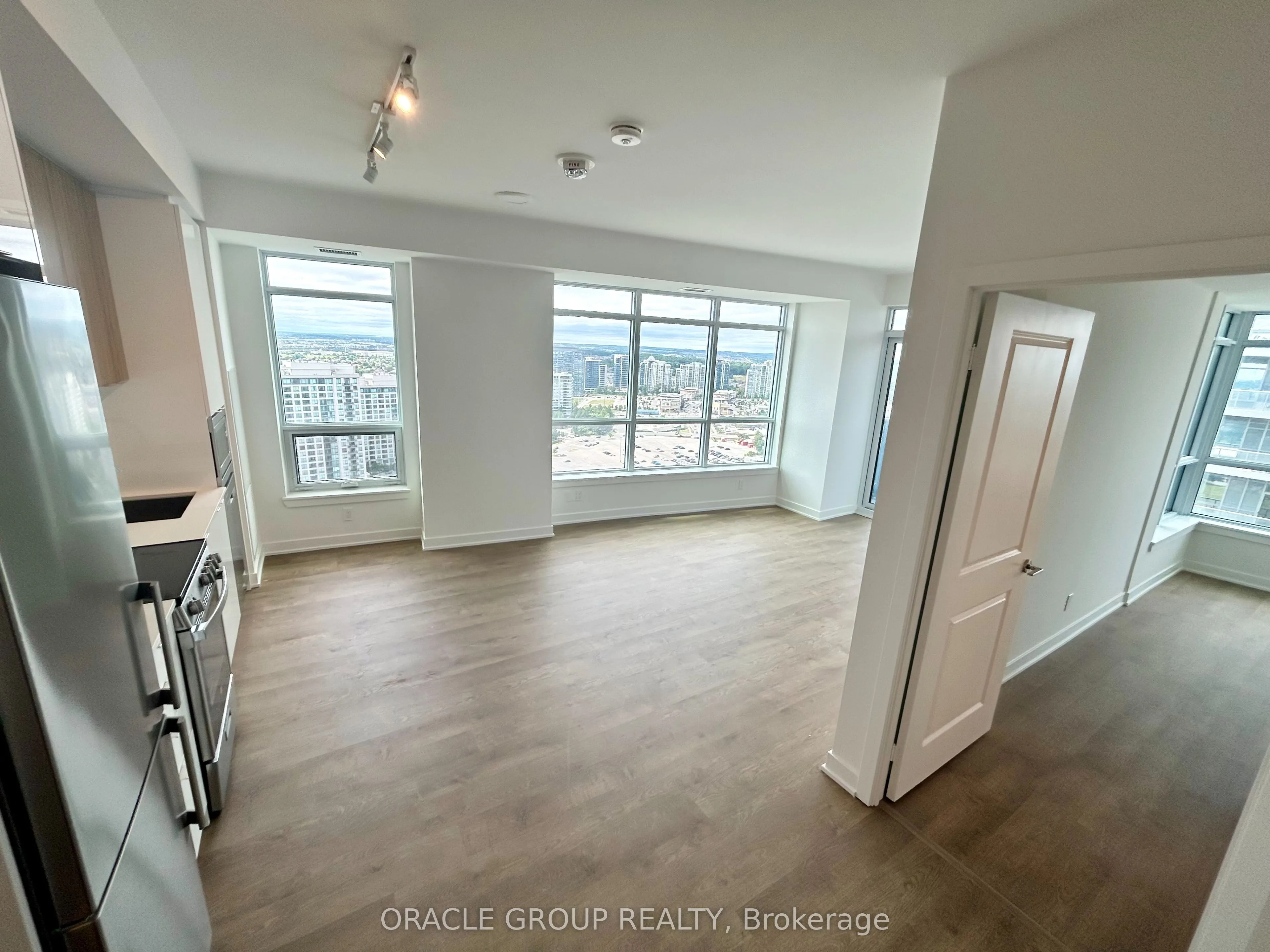 30 Upper Mall Way, #A-2407