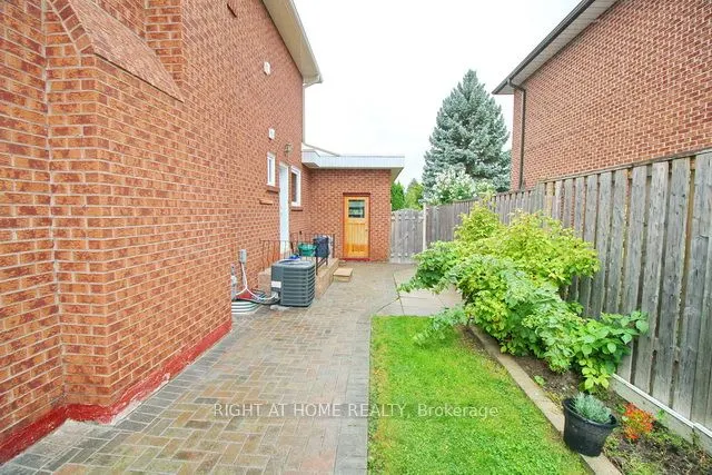 304 Firglen Ridge
