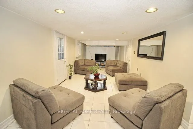 304 Firglen Ridge