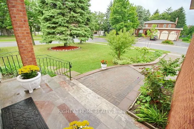 304 Firglen Ridge