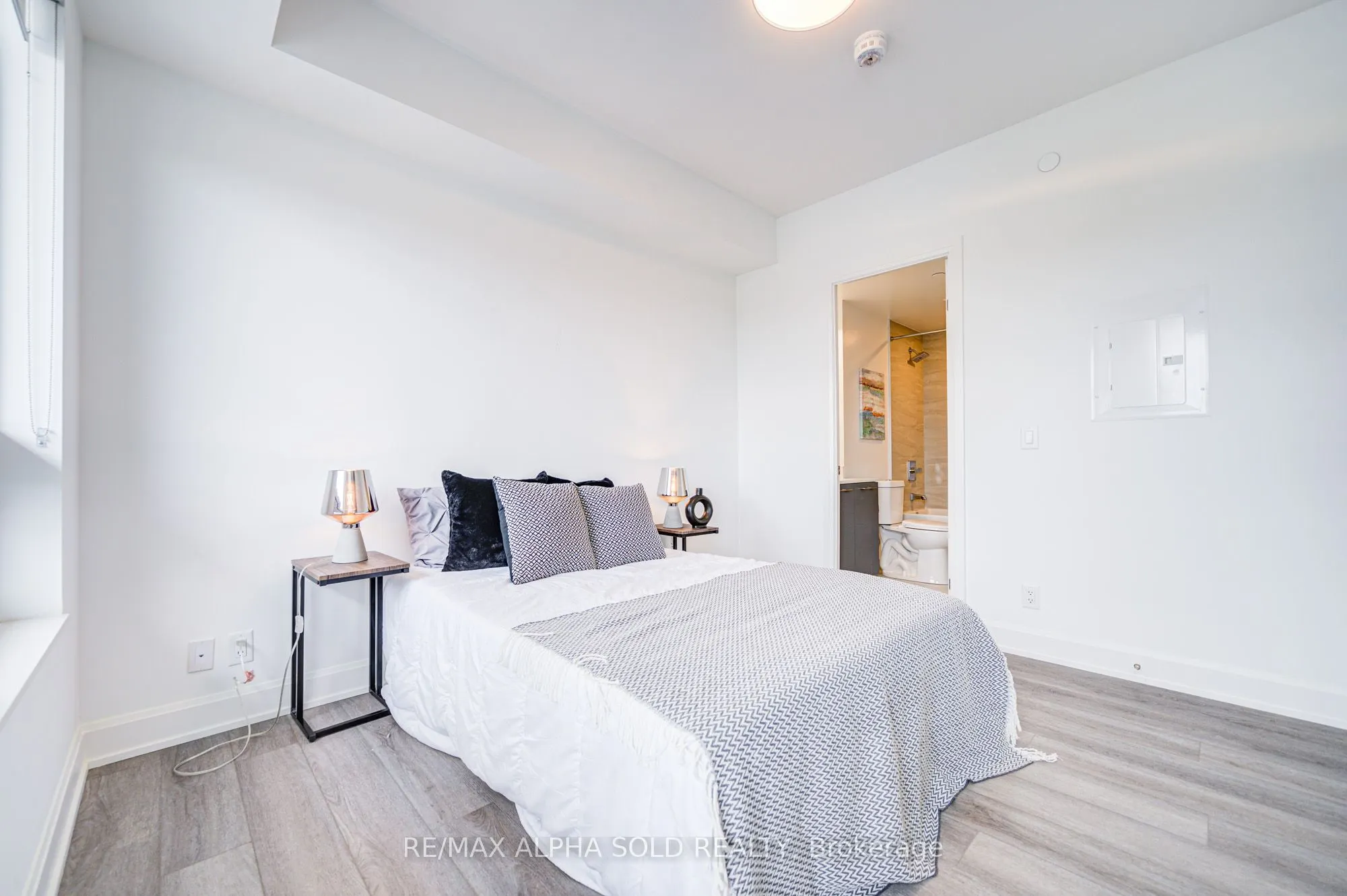 8 Water Walk Drive, #2907