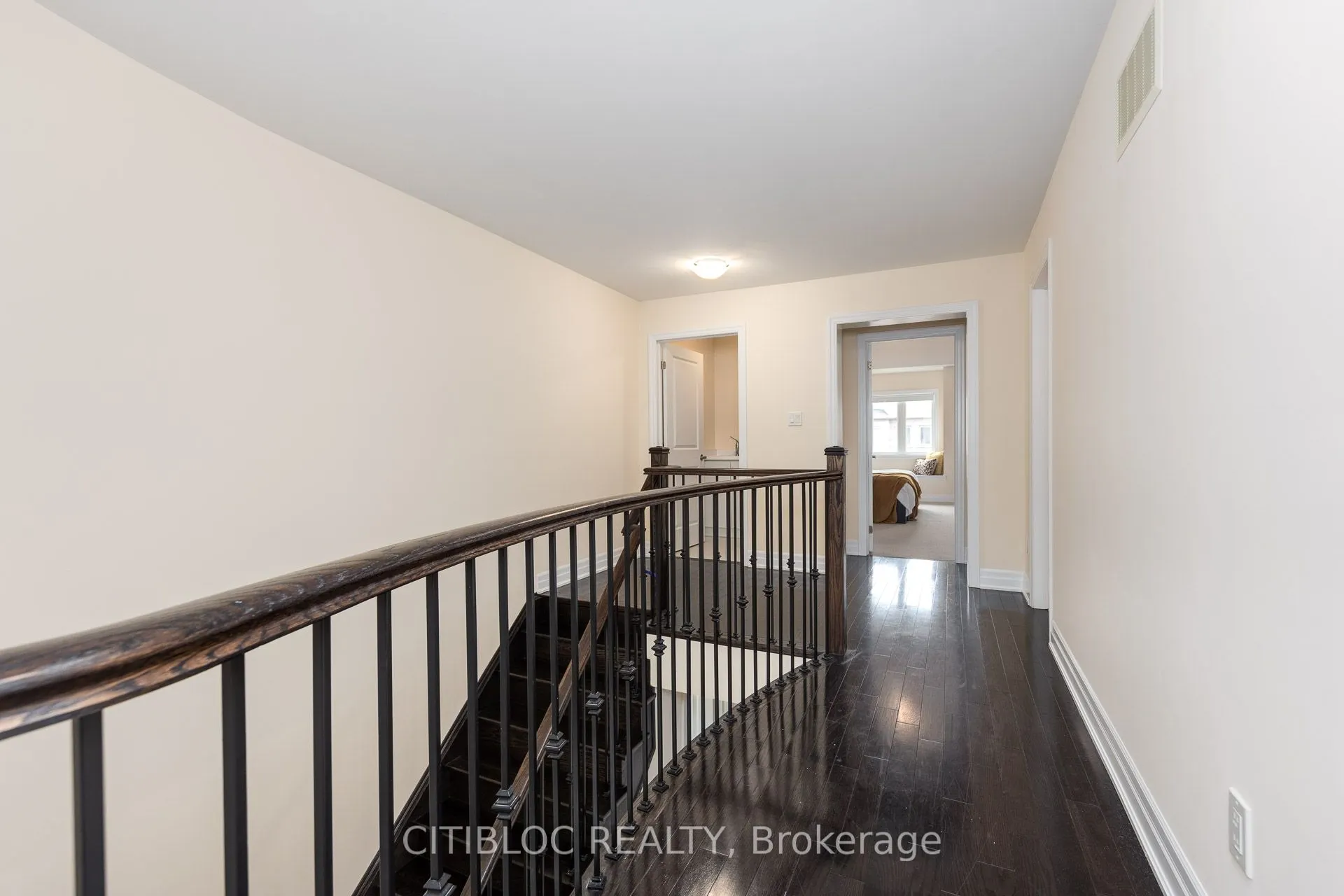 25 Claudview Street