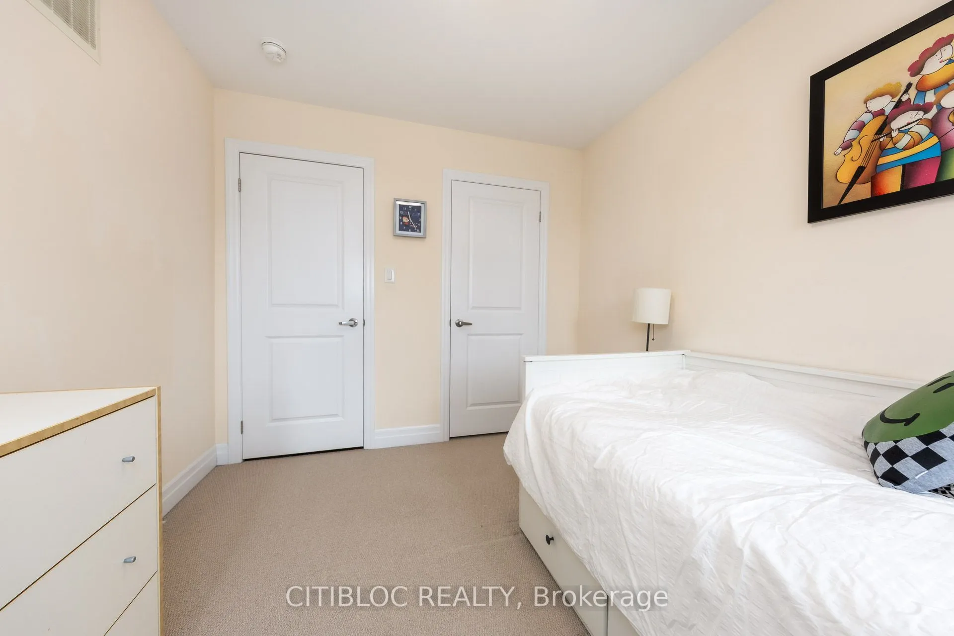 25 Claudview Street