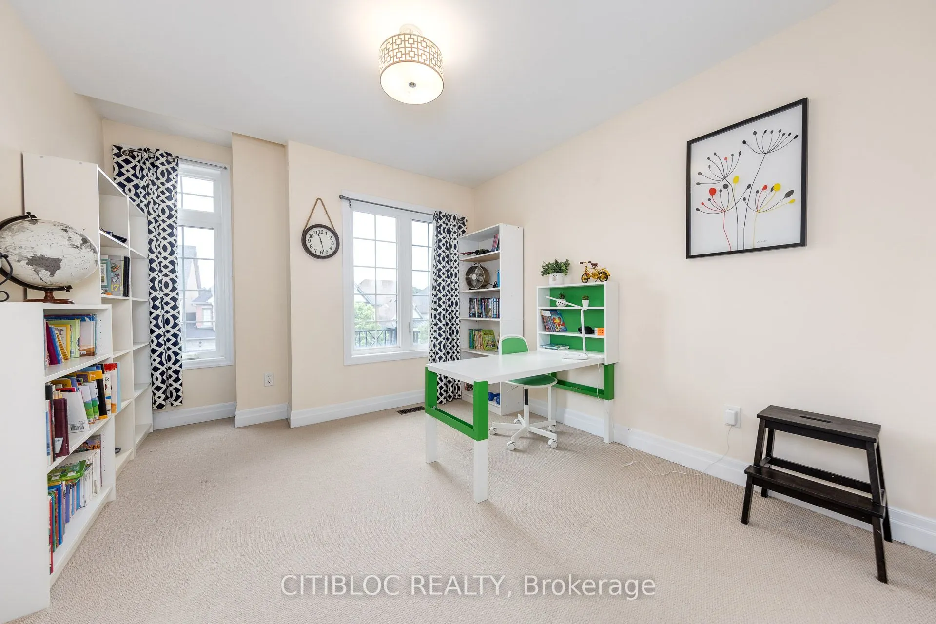 25 Claudview Street