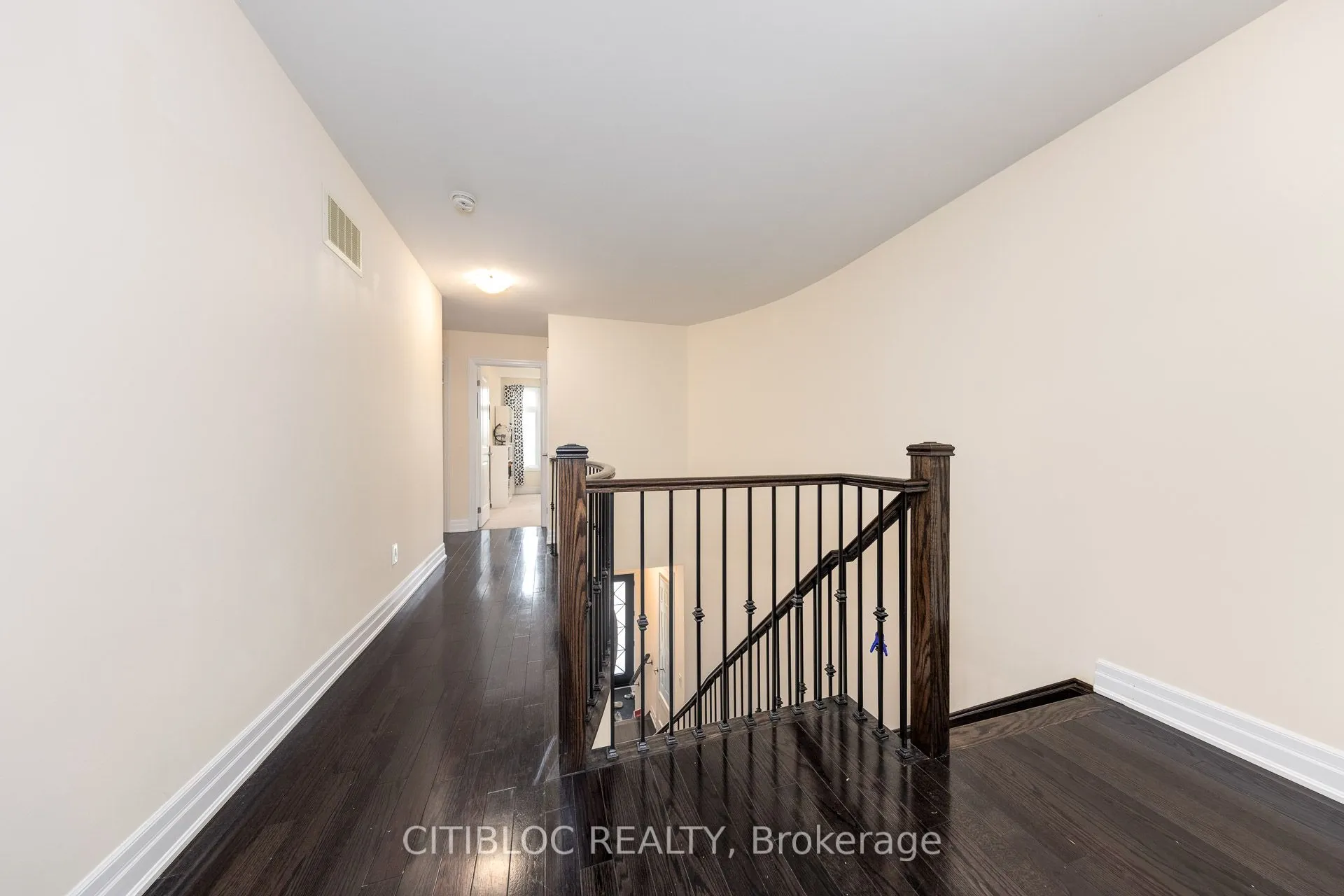25 Claudview Street
