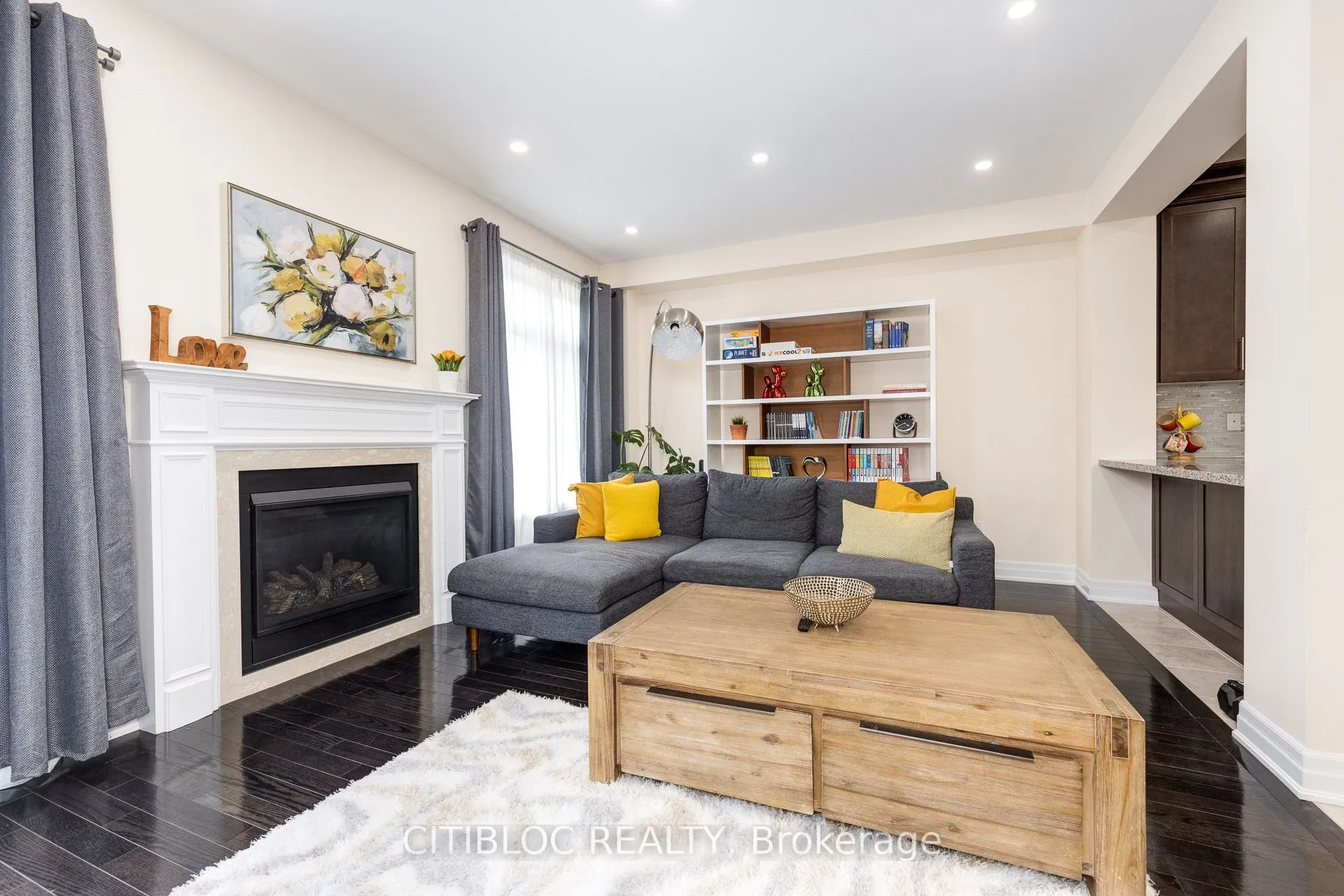 25 Claudview Street