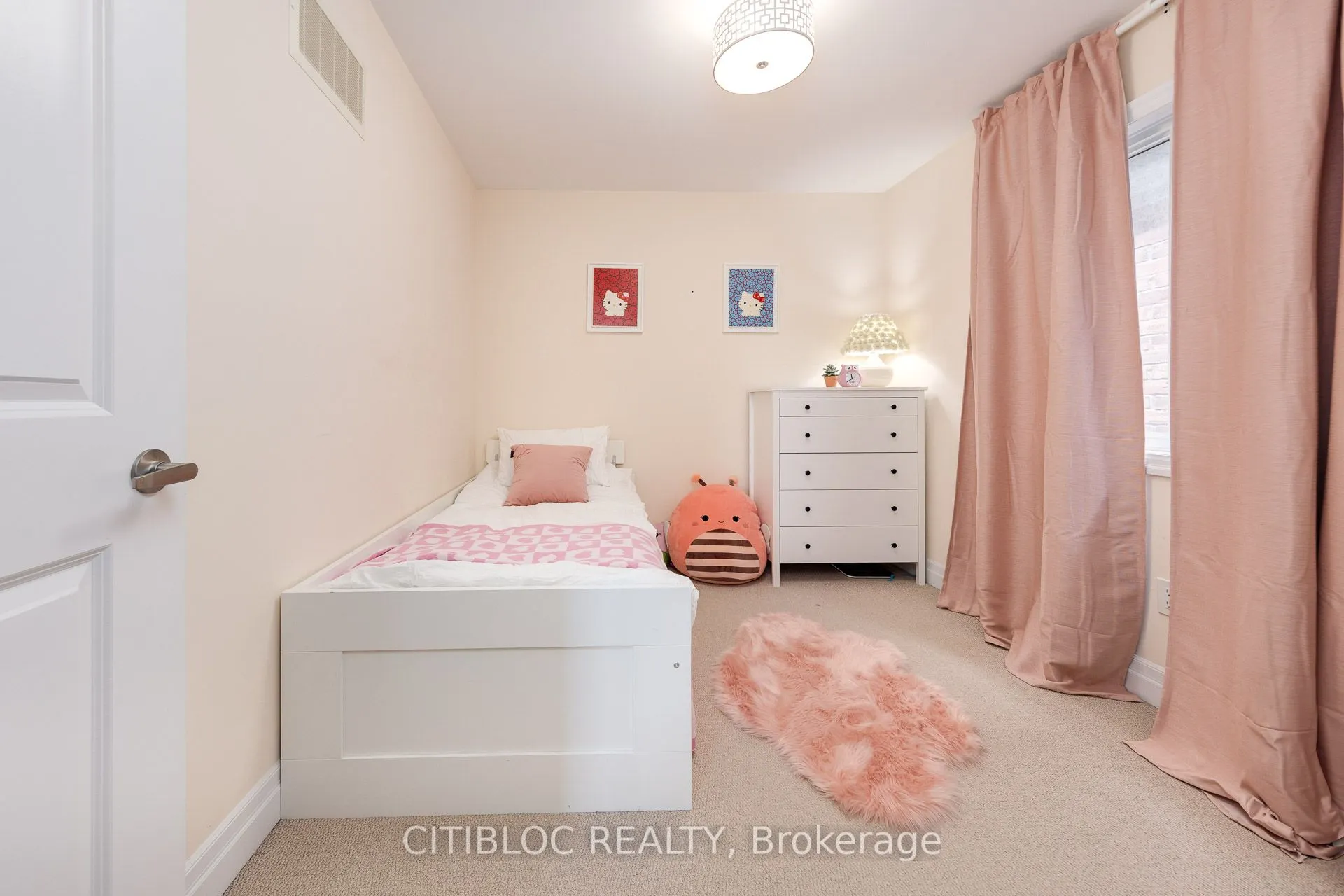 25 Claudview Street