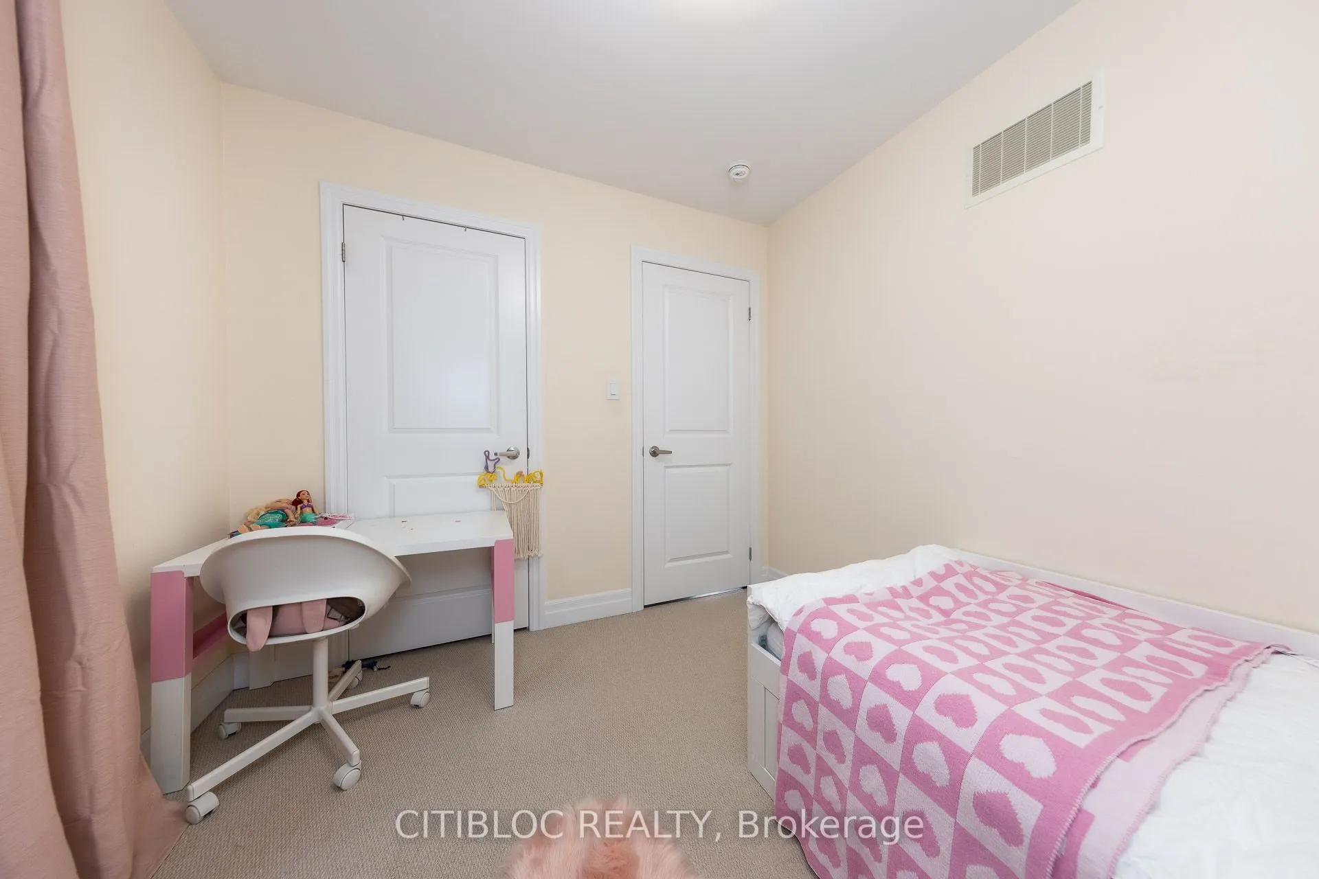 25 Claudview Street