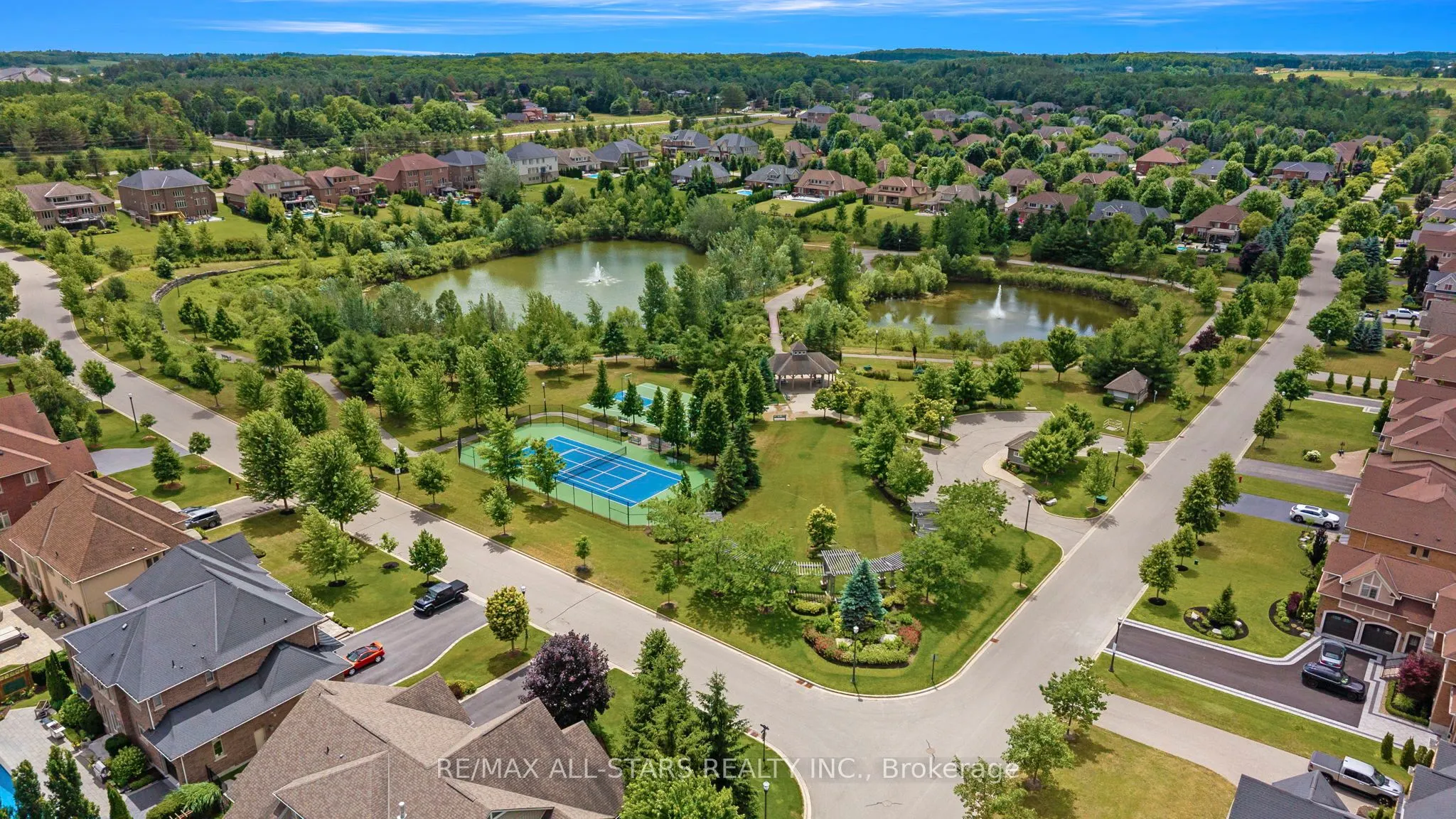 21 Country Club Crescent