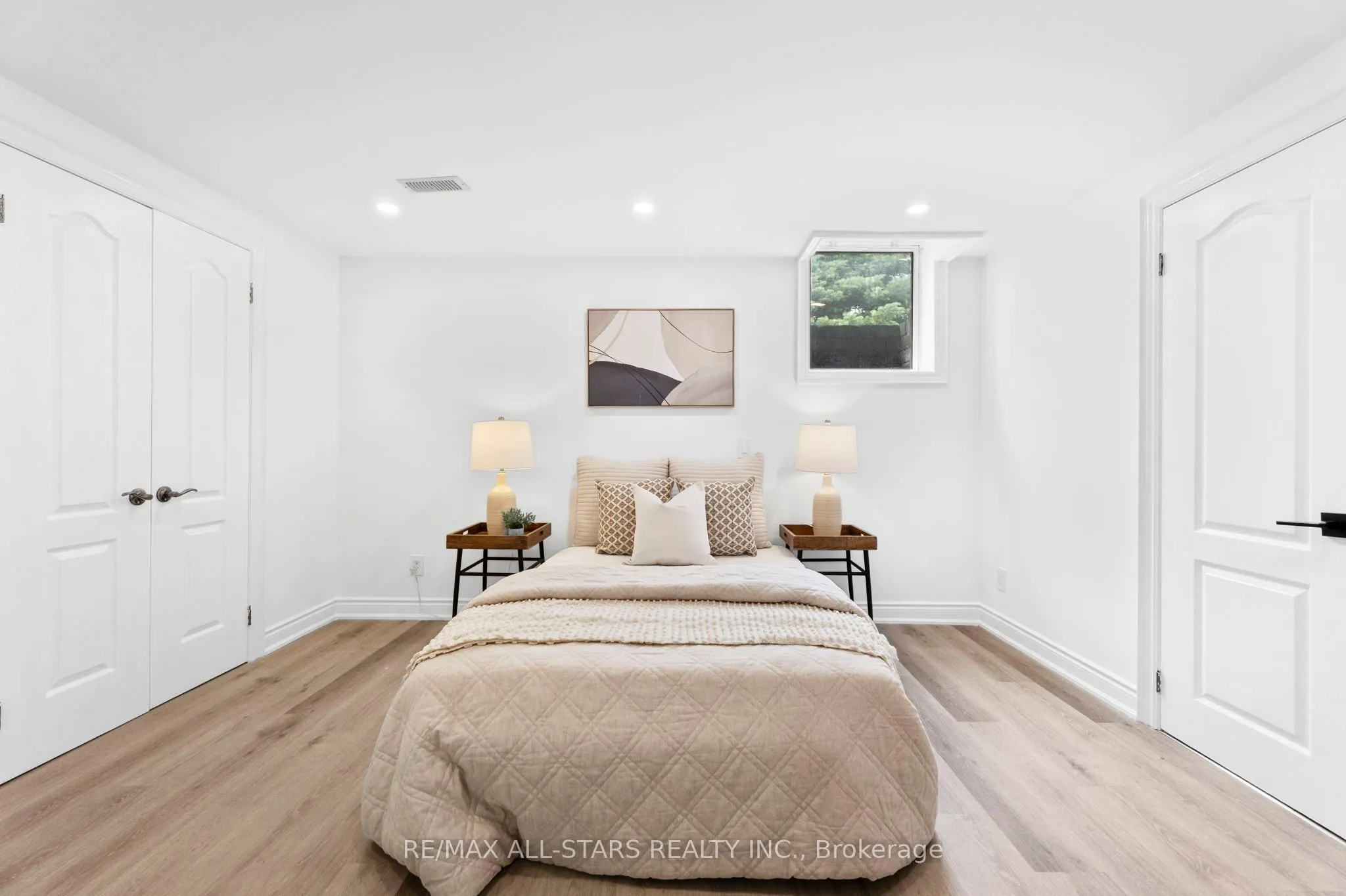 21 Country Club Crescent