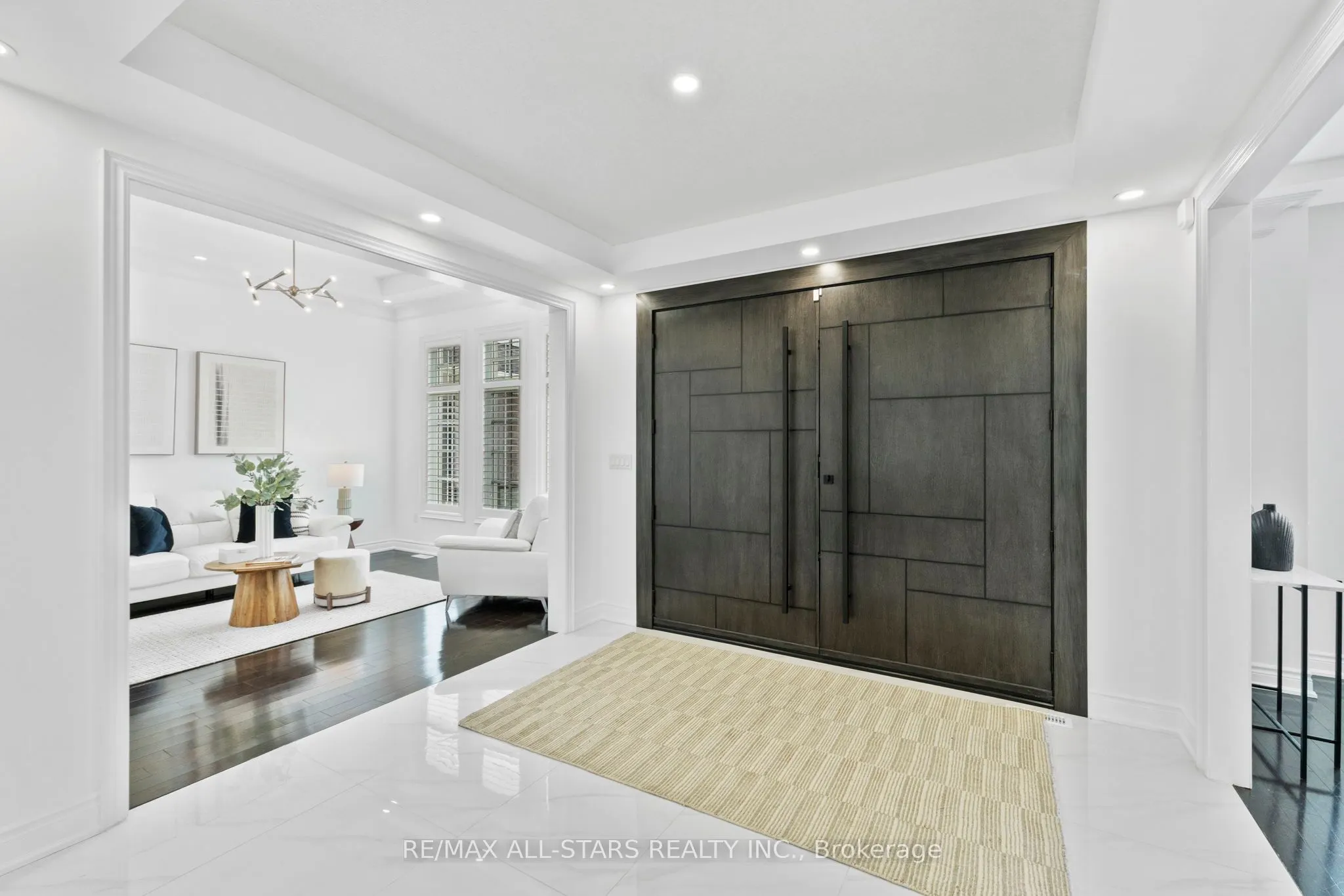 21 Country Club Crescent