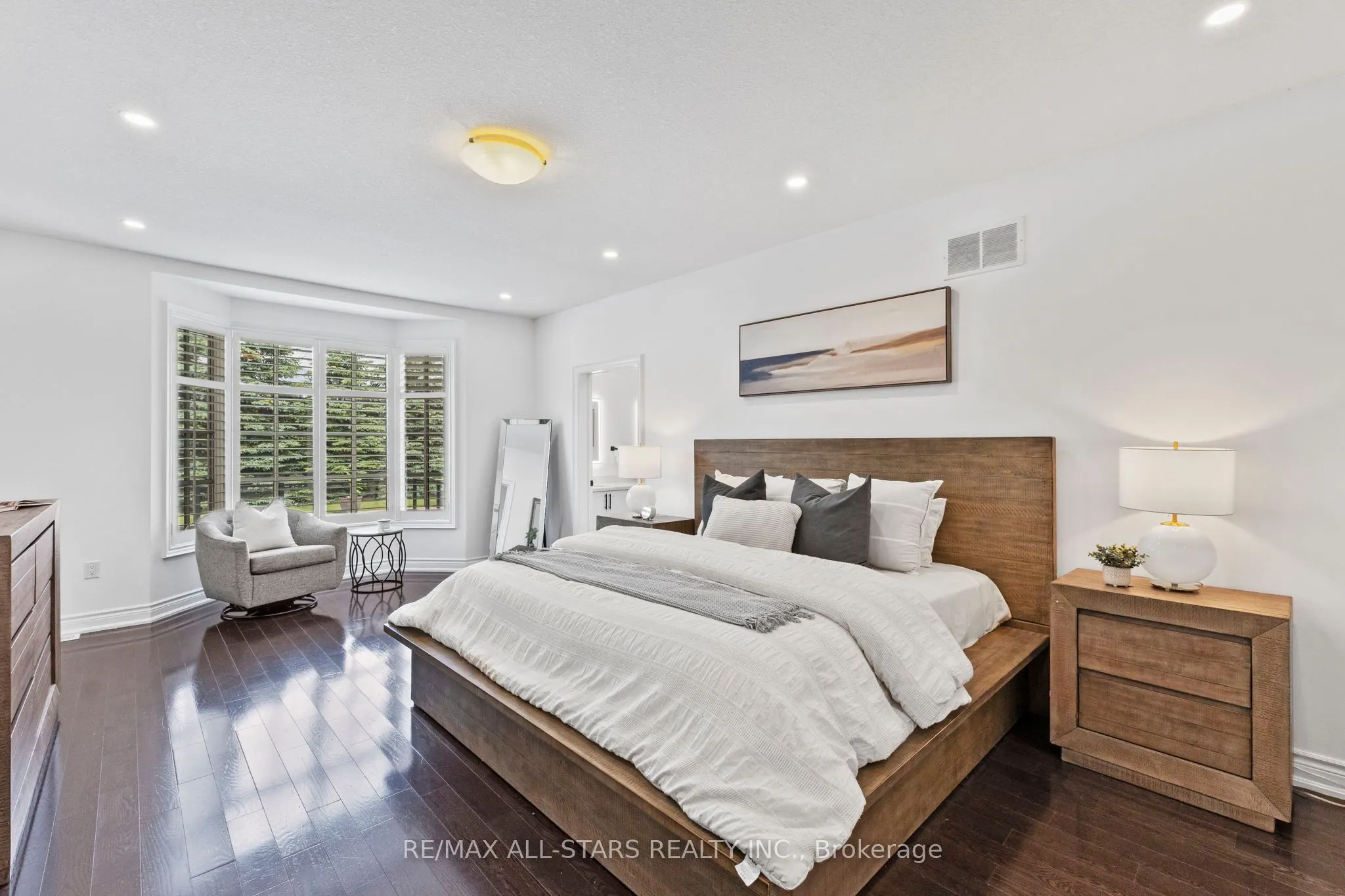 21 Country Club Crescent