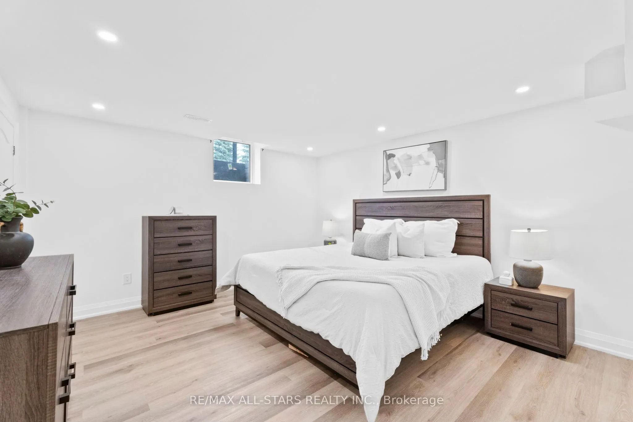 21 Country Club Crescent