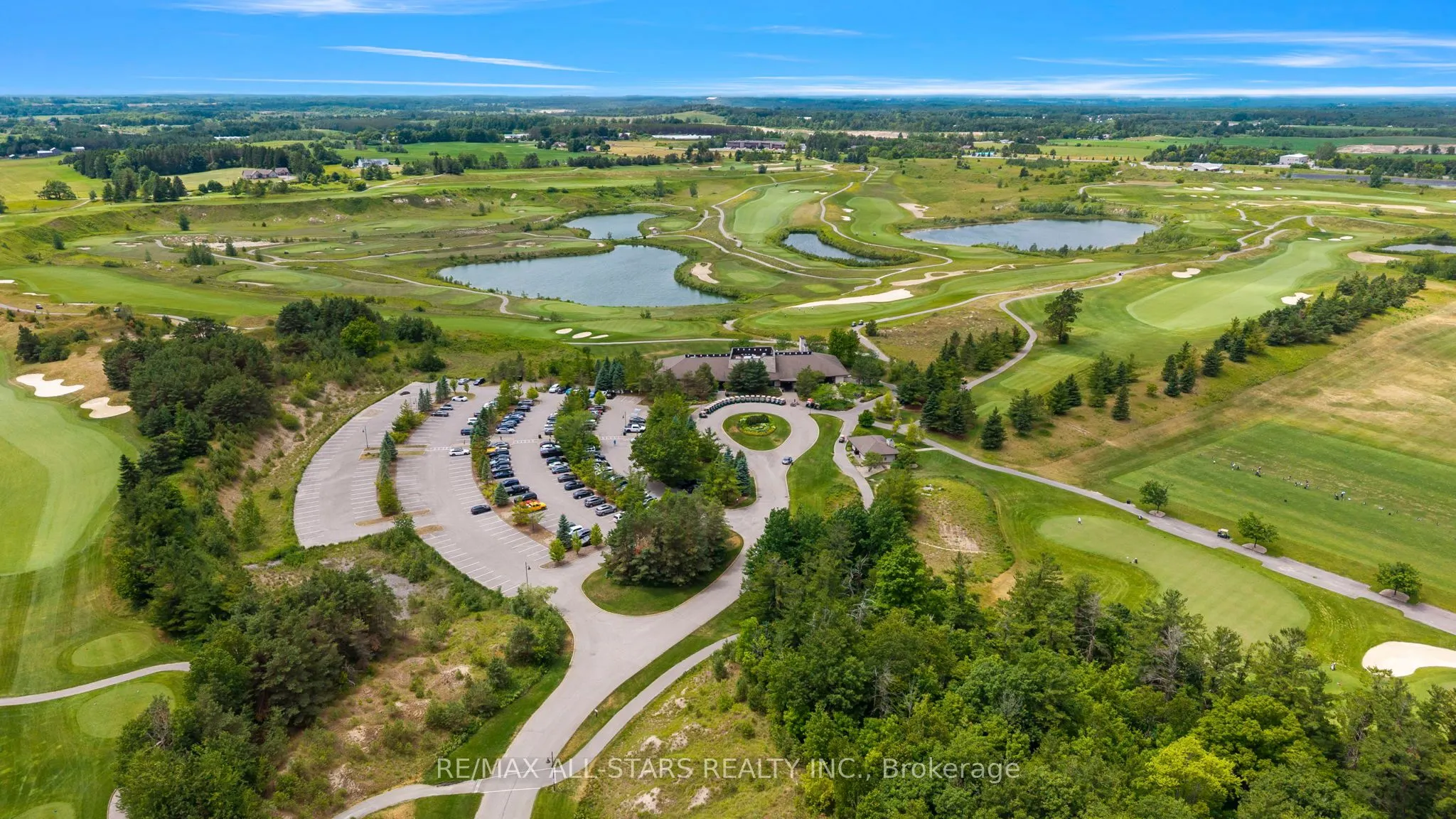 21 Country Club Crescent