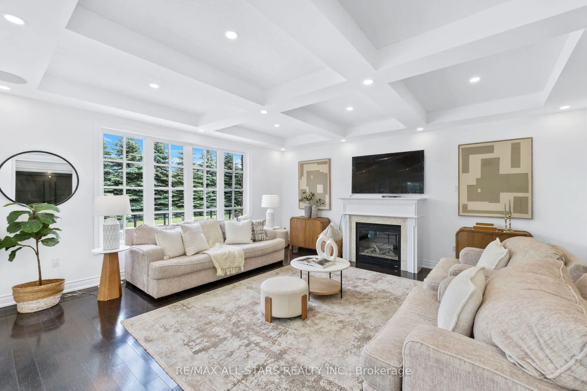 21 Country Club Crescent