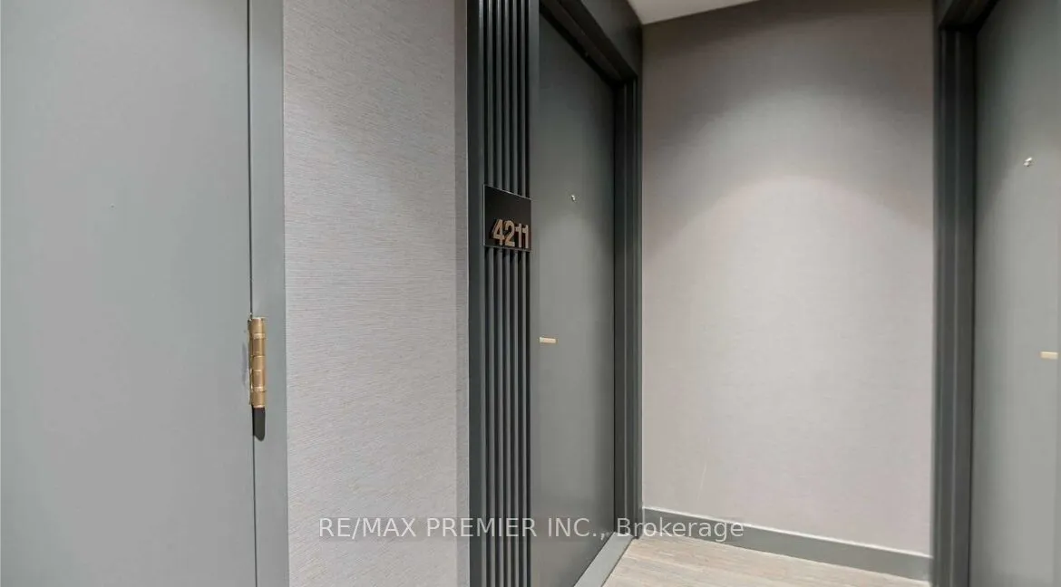 898 Portage Parkway, #4211