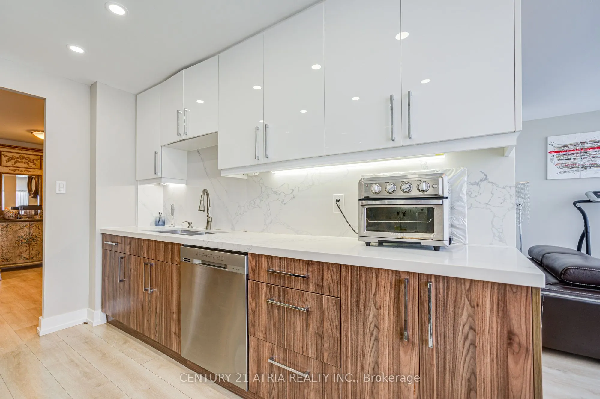120 Promenade Circle, #909