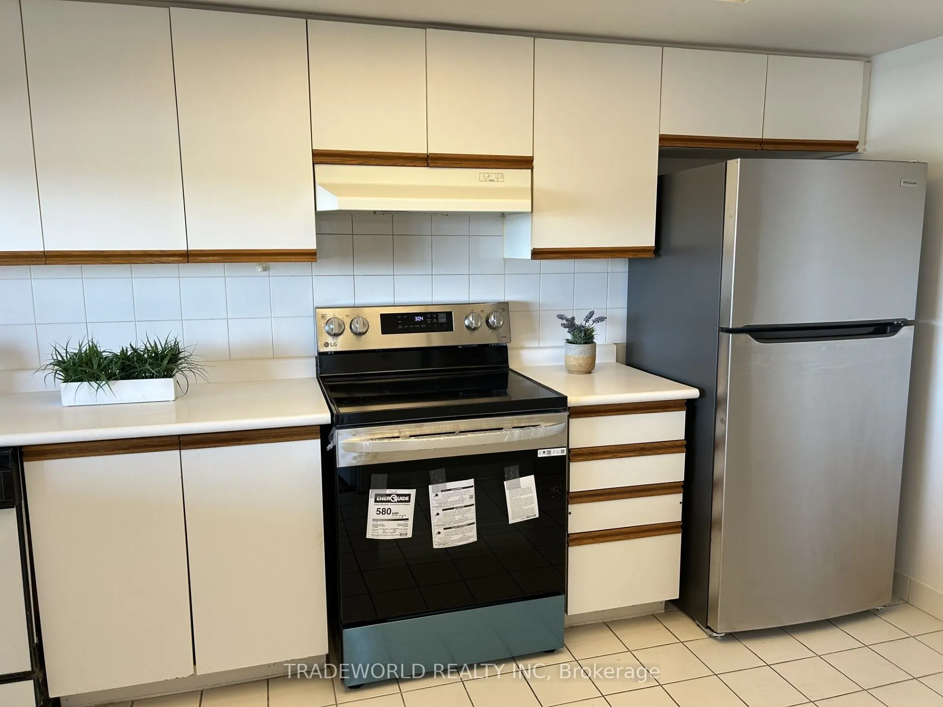 7825 Bayview Avenue, #1223