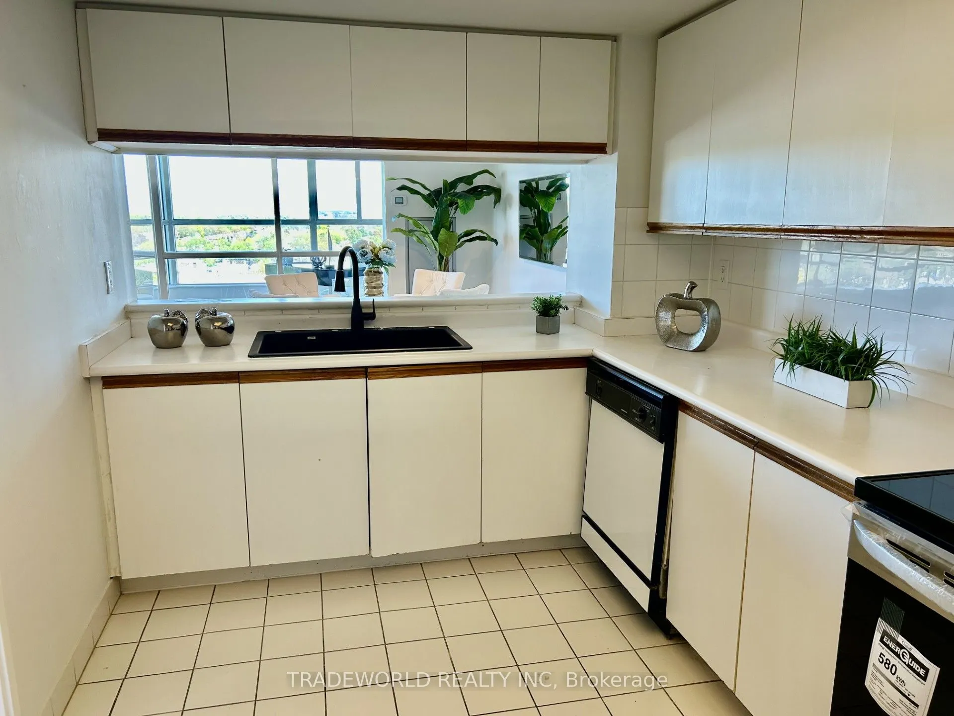 7825 Bayview Avenue, #1223