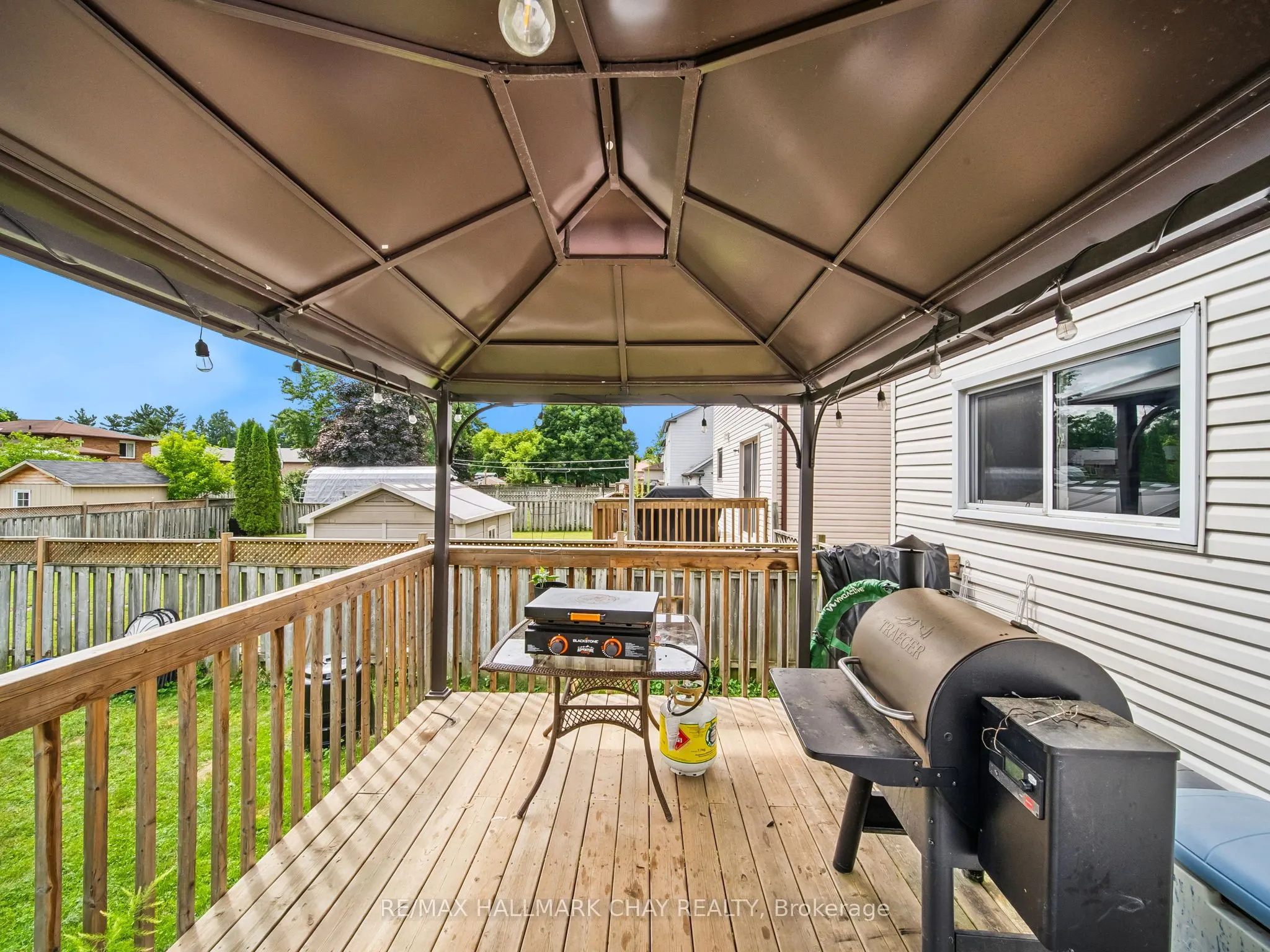 8 Darren Drive