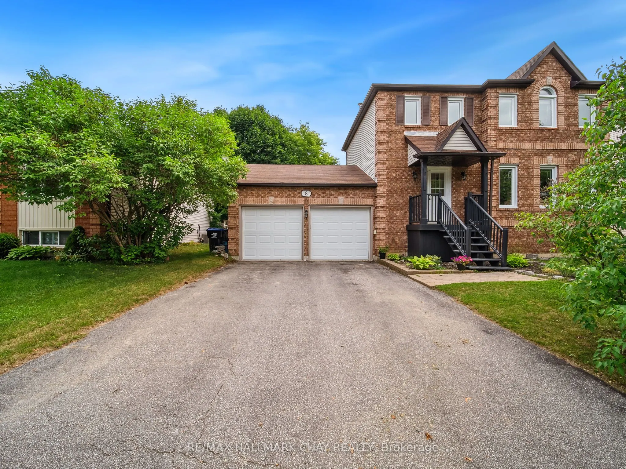 8 Darren Drive