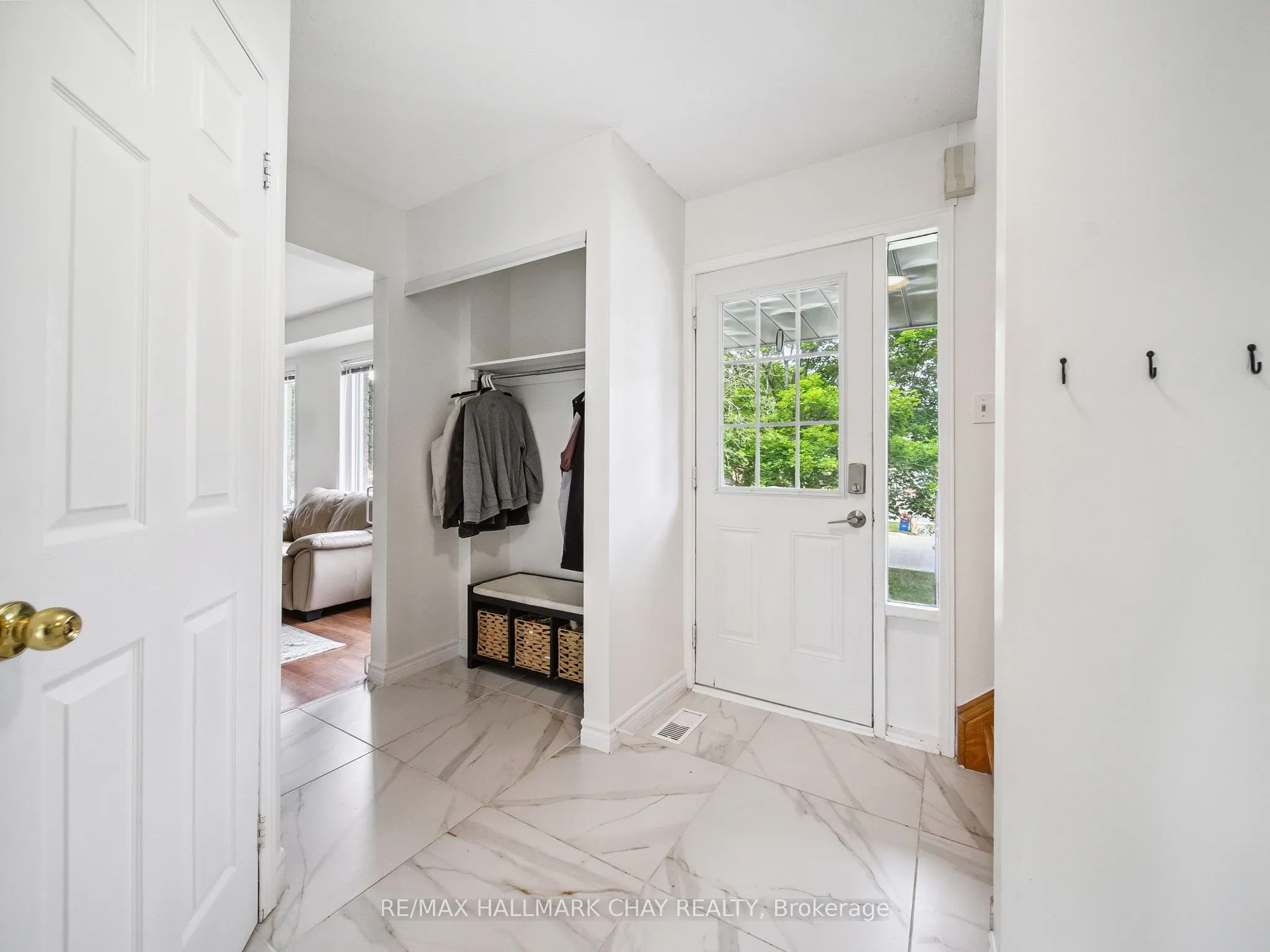8 Darren Drive