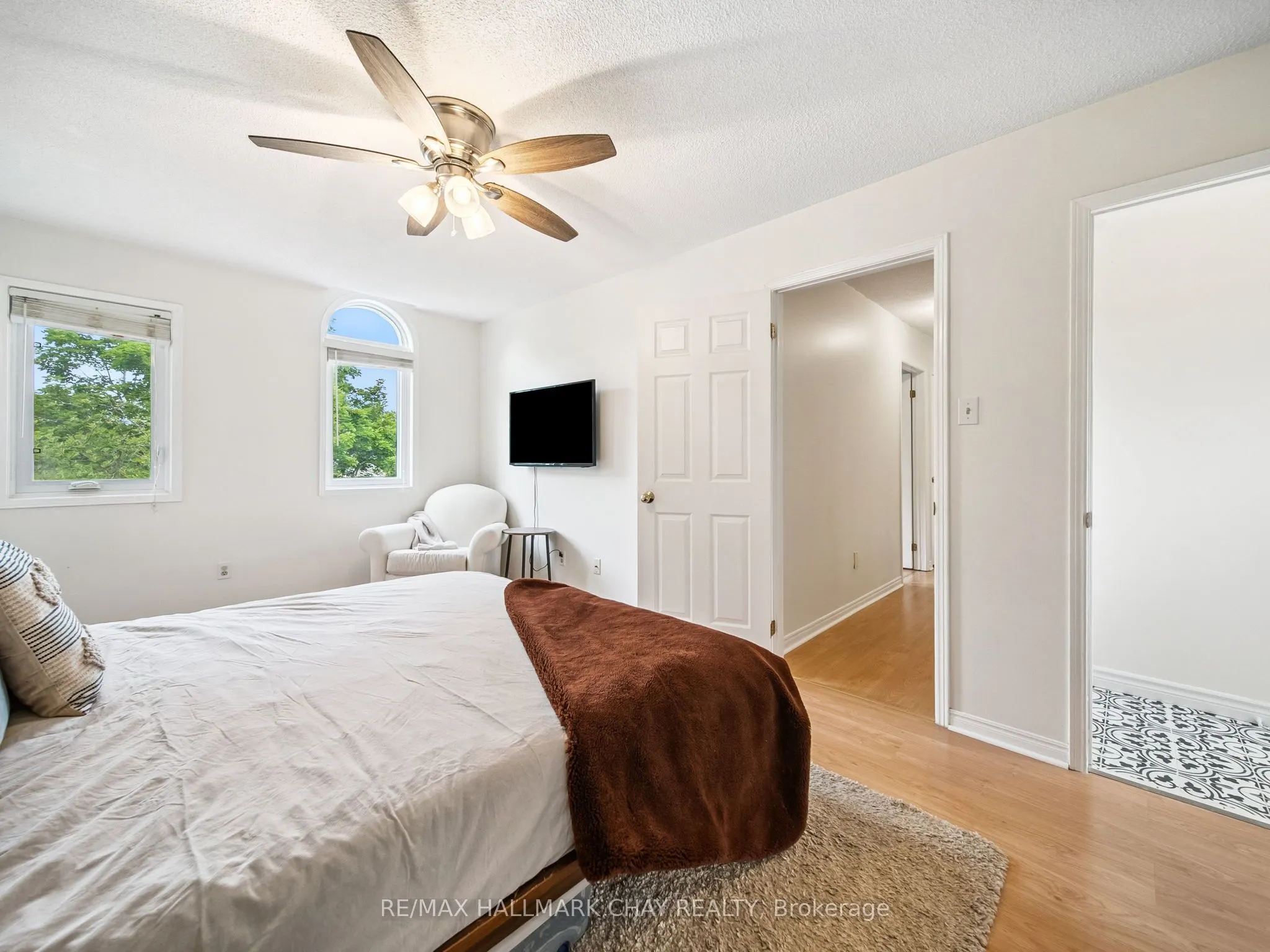 8 Darren Drive