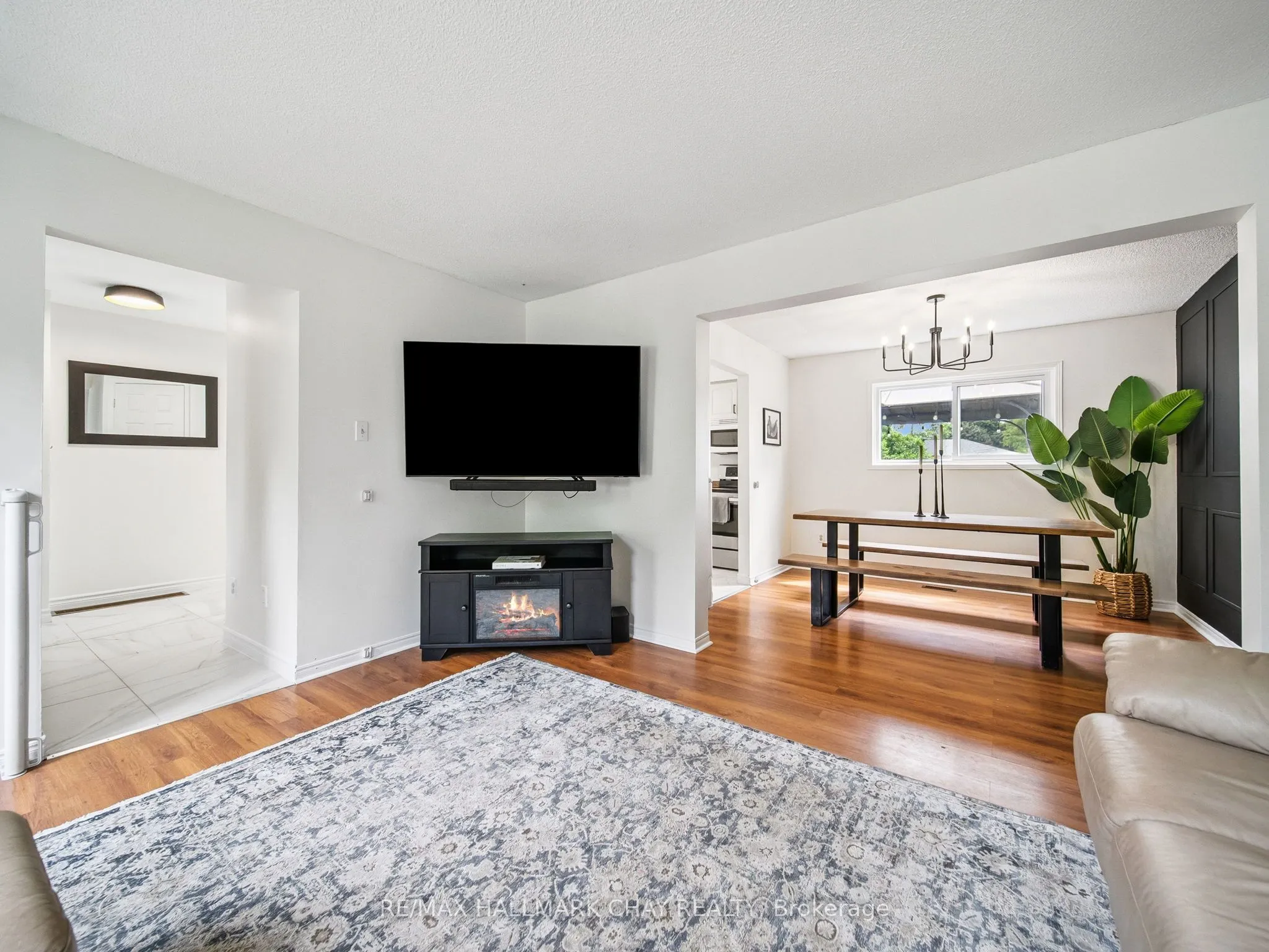 8 Darren Drive