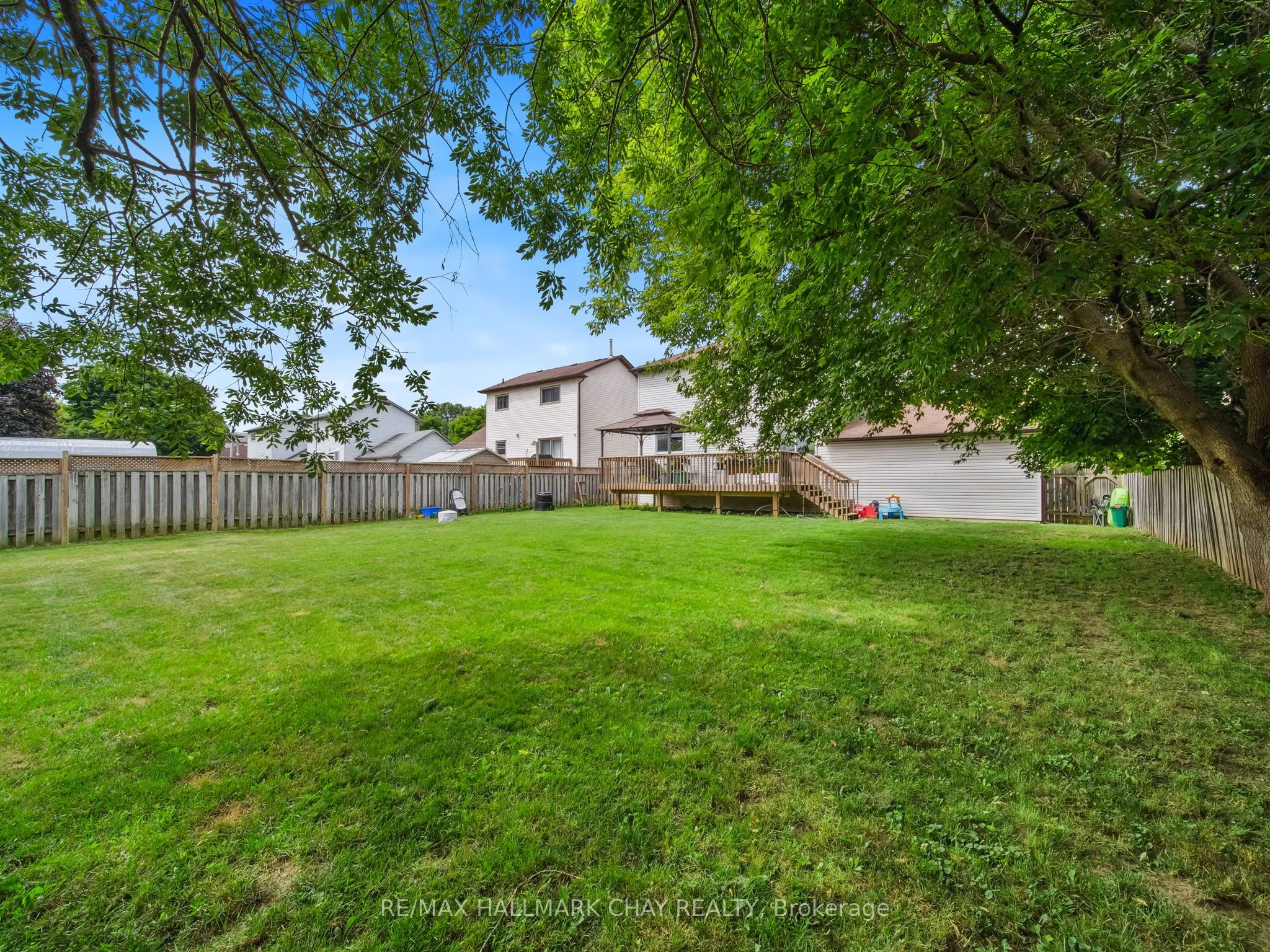8 Darren Drive