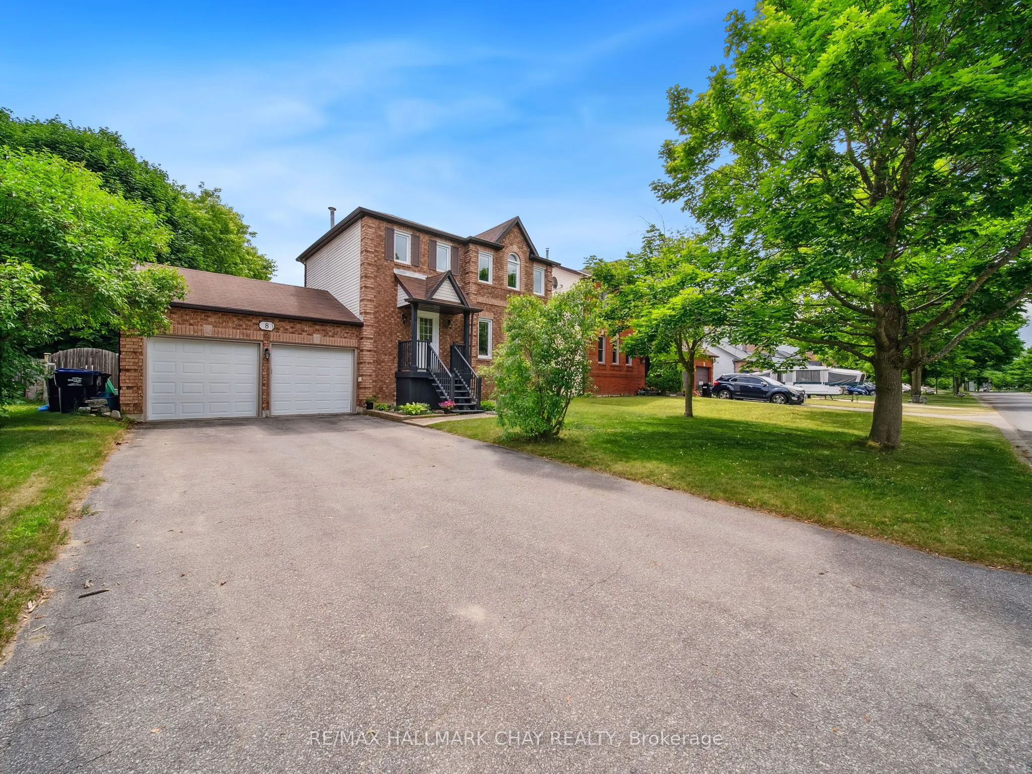 8 Darren Drive