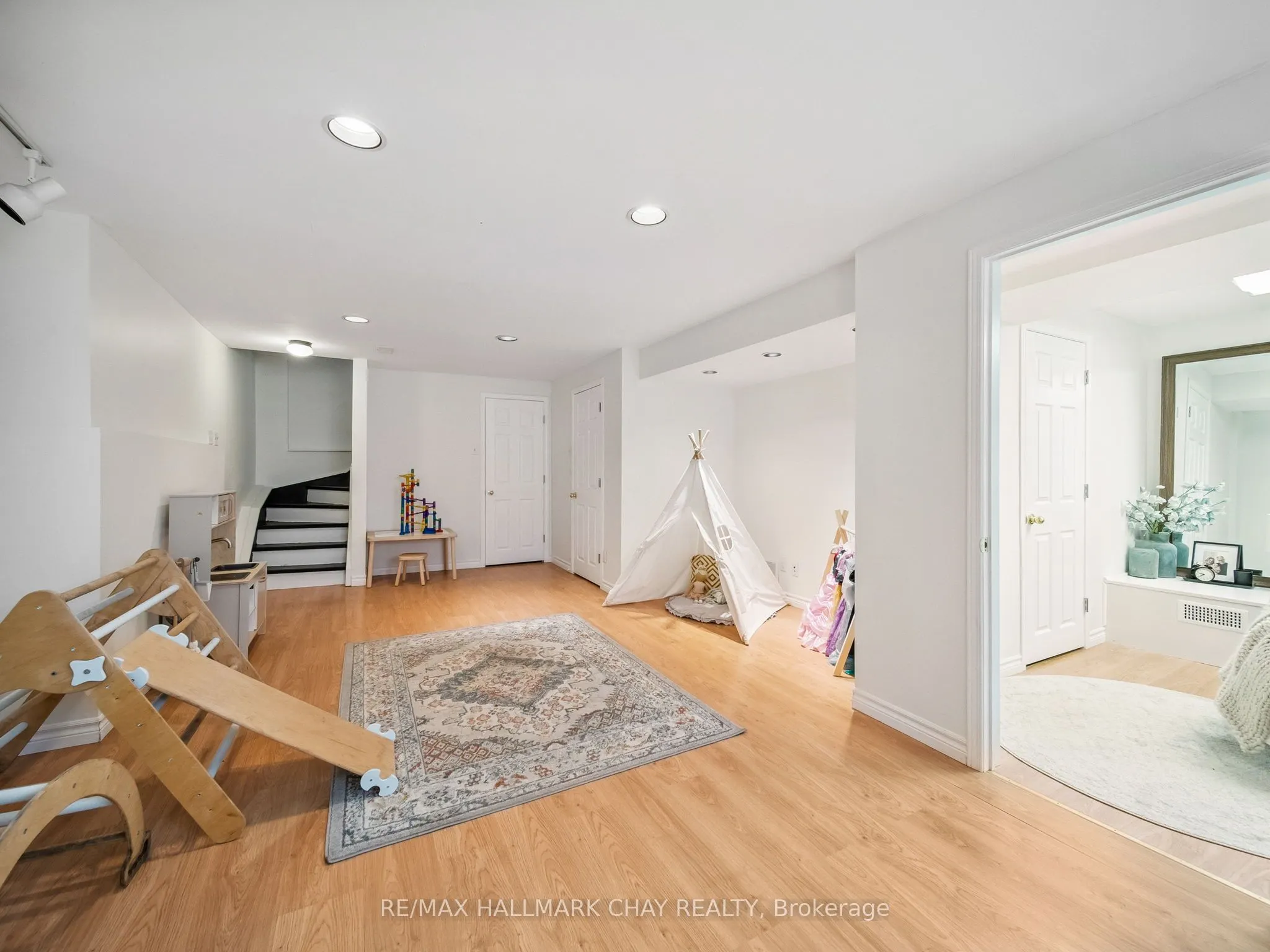 8 Darren Drive