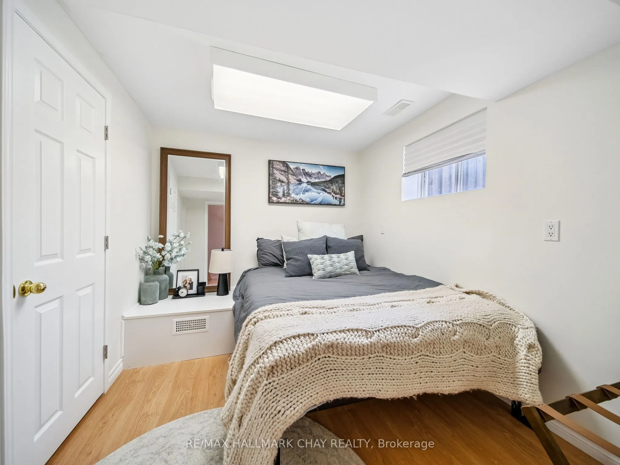 8 Darren Drive