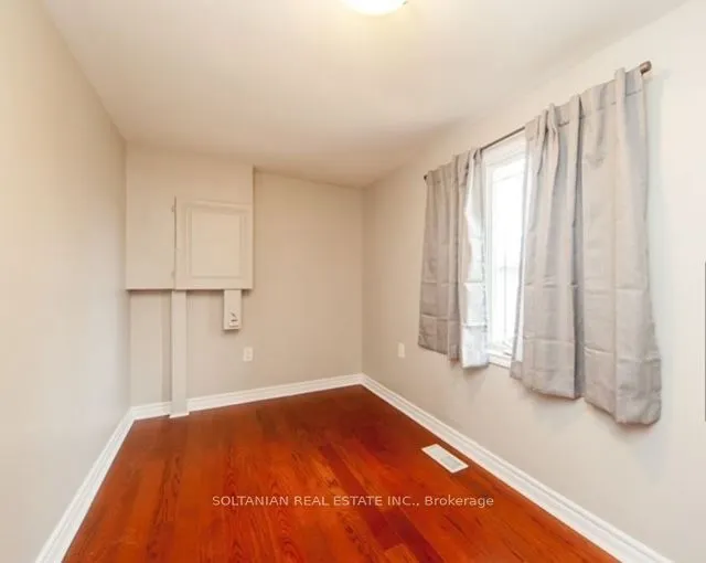 257 Parkwood Avenue
