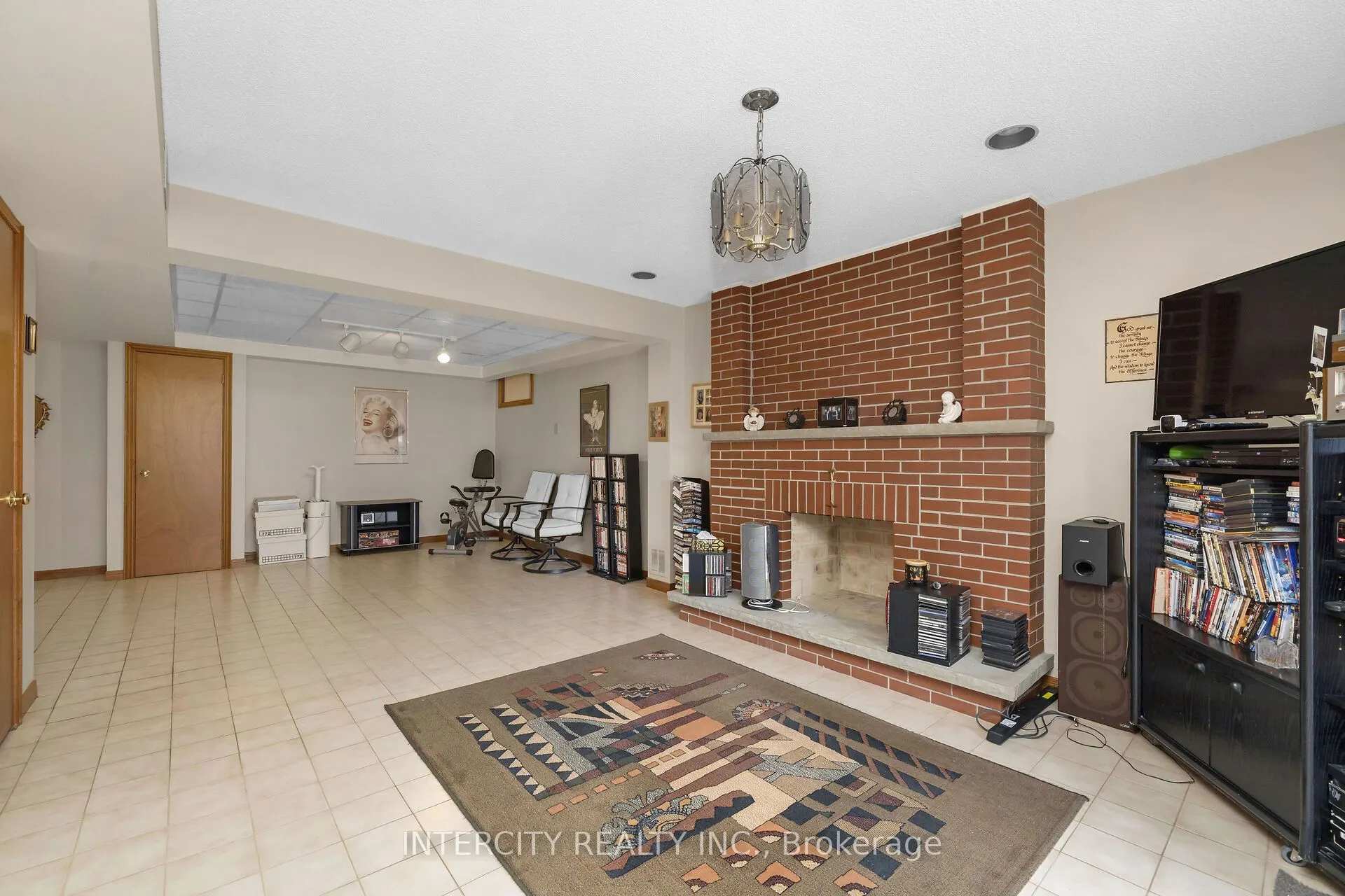 153 Jeanne Drive