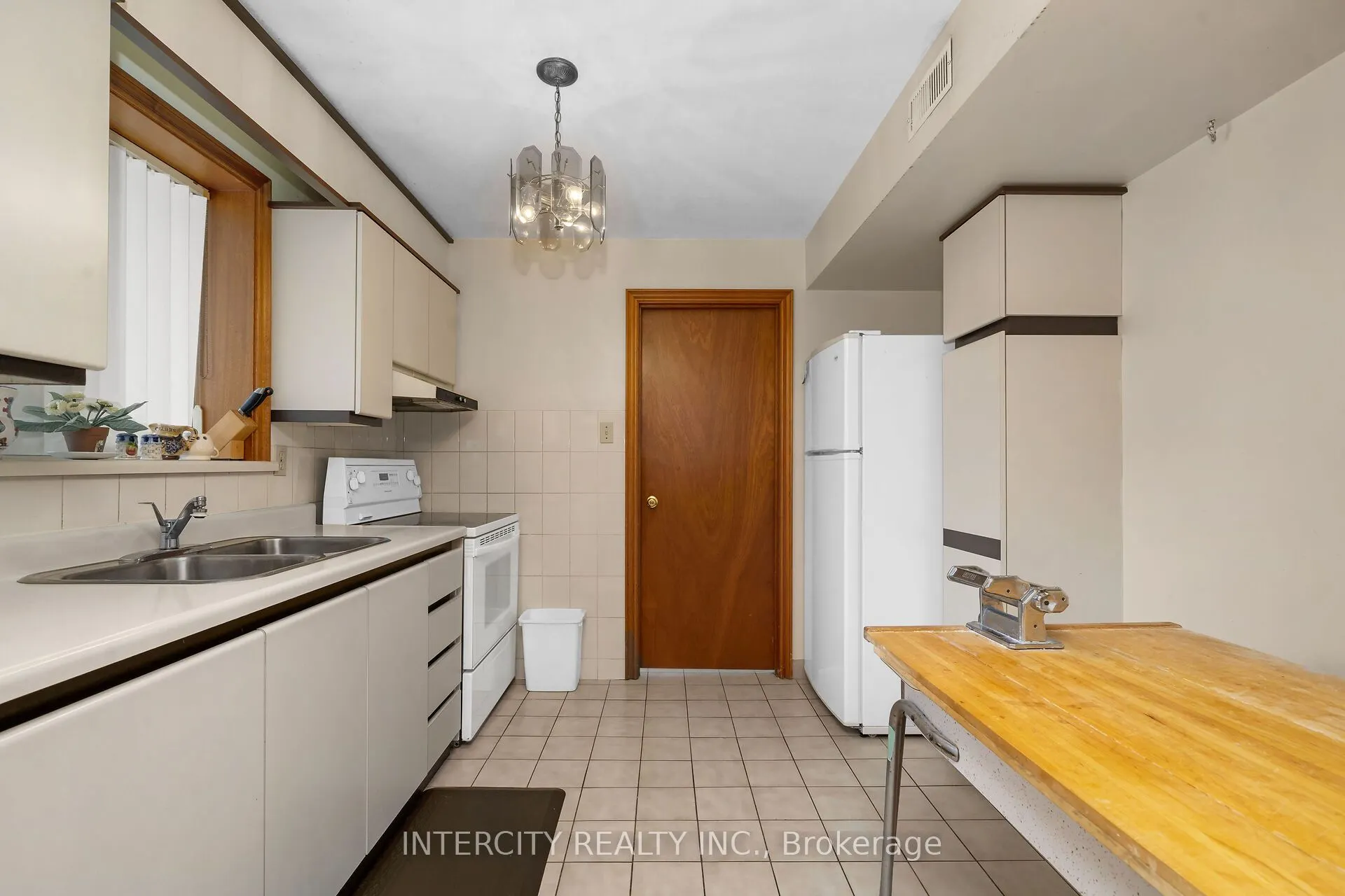 153 Jeanne Drive