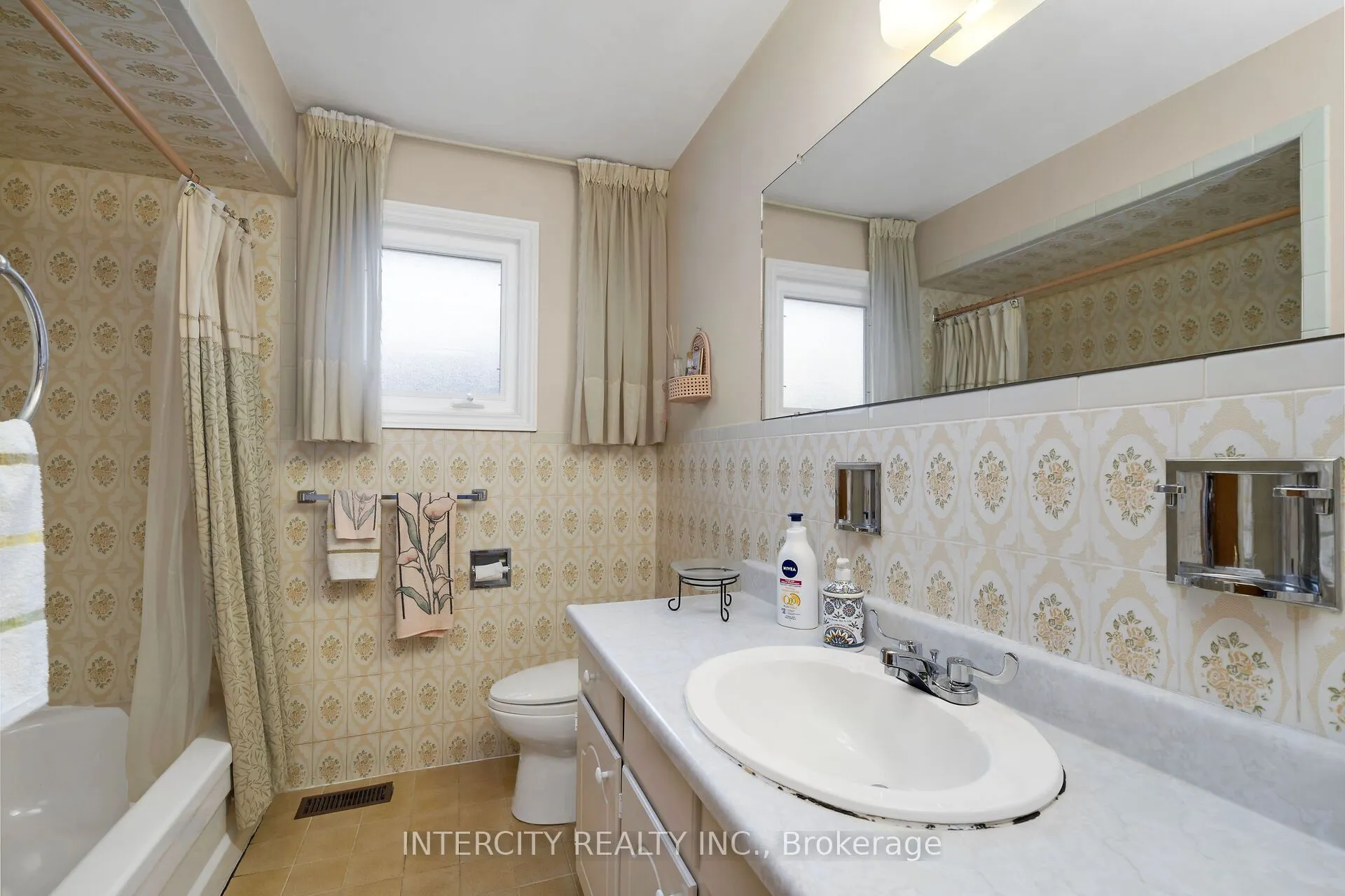 153 Jeanne Drive