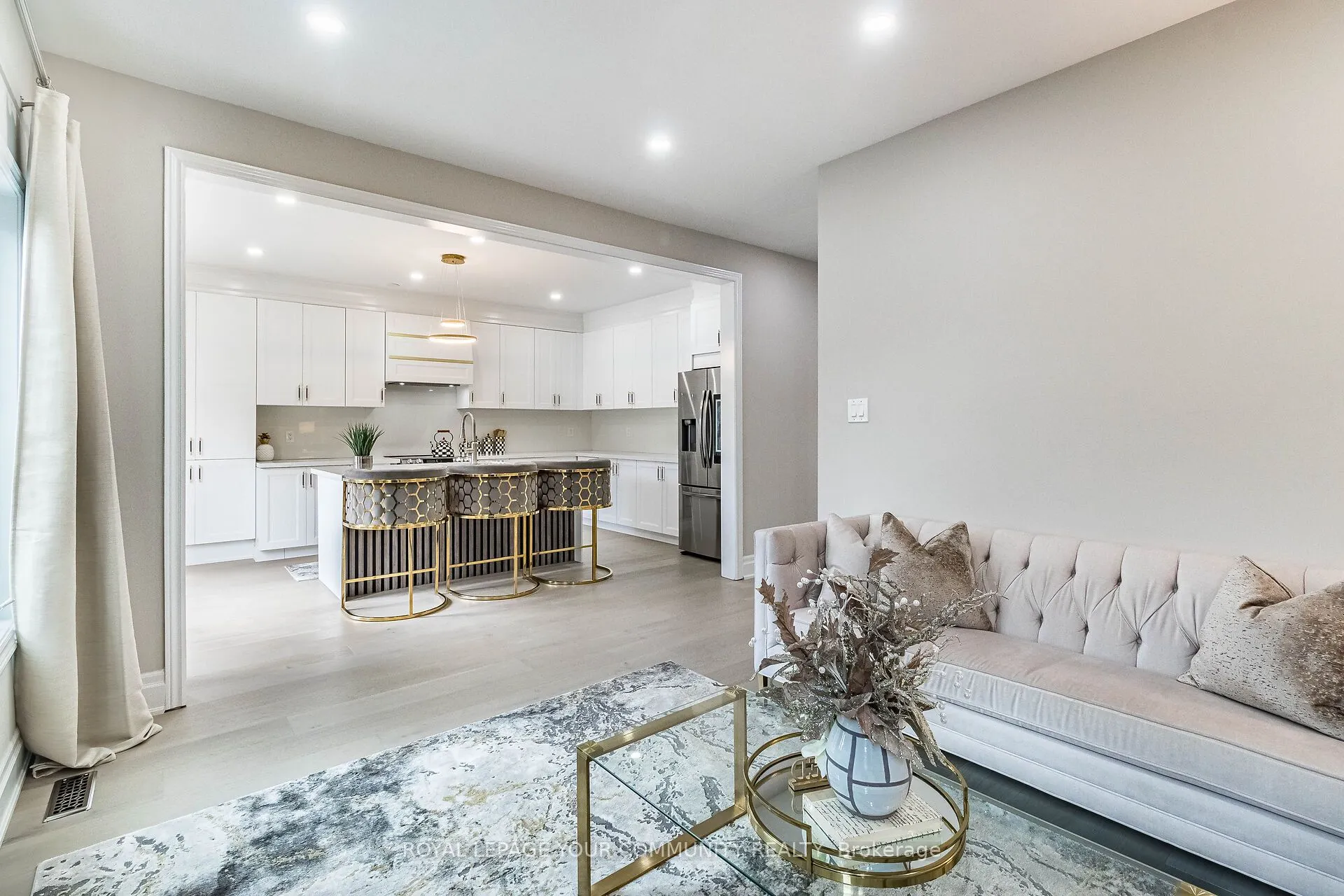 63 Regency View Heights