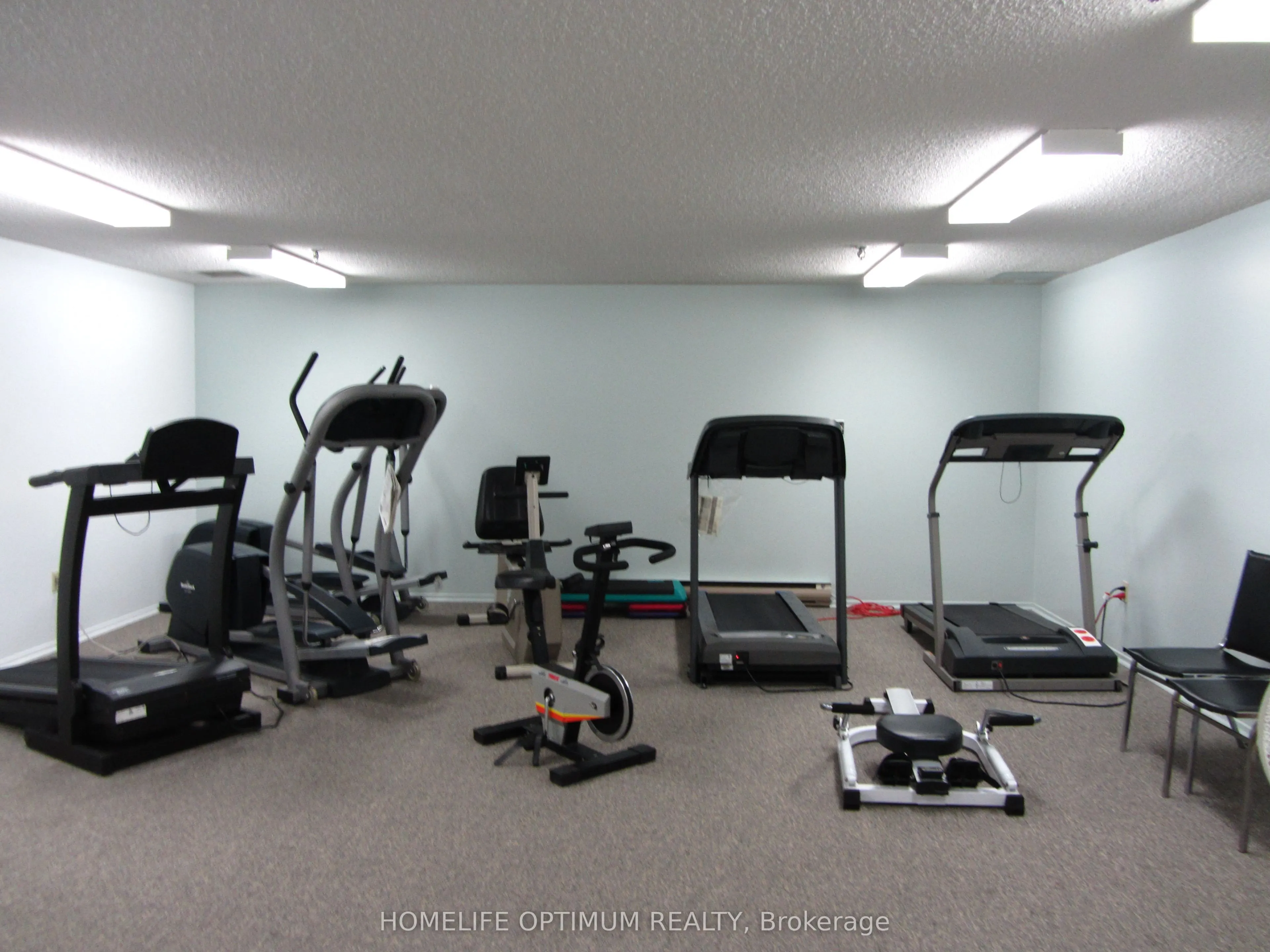40 William Roe Boulevard W, #910